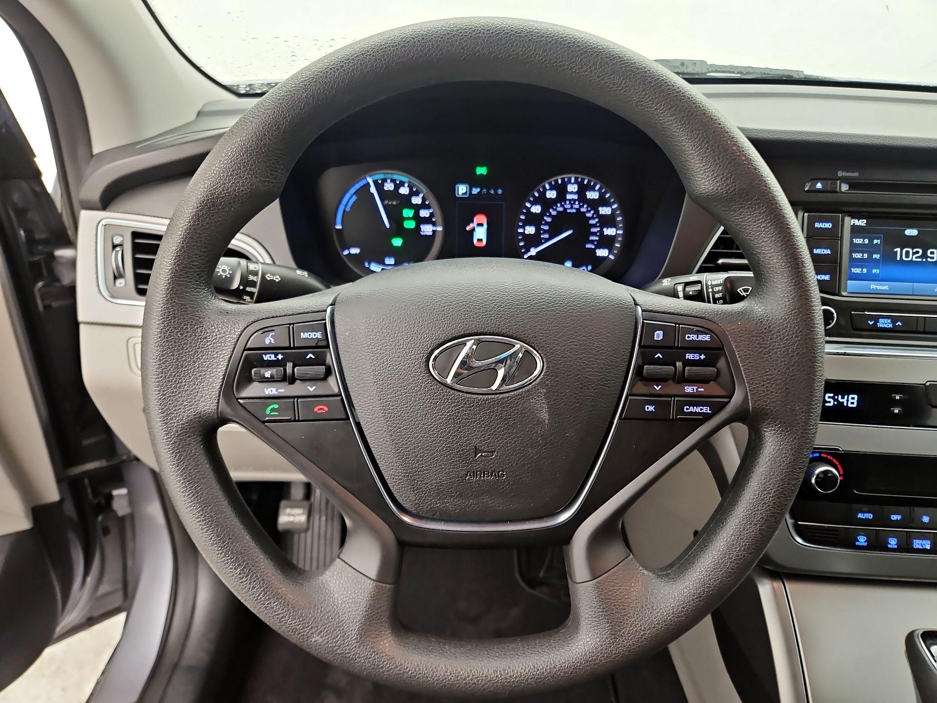 Thumbnail: 2016 Hyundai Sonata - 10