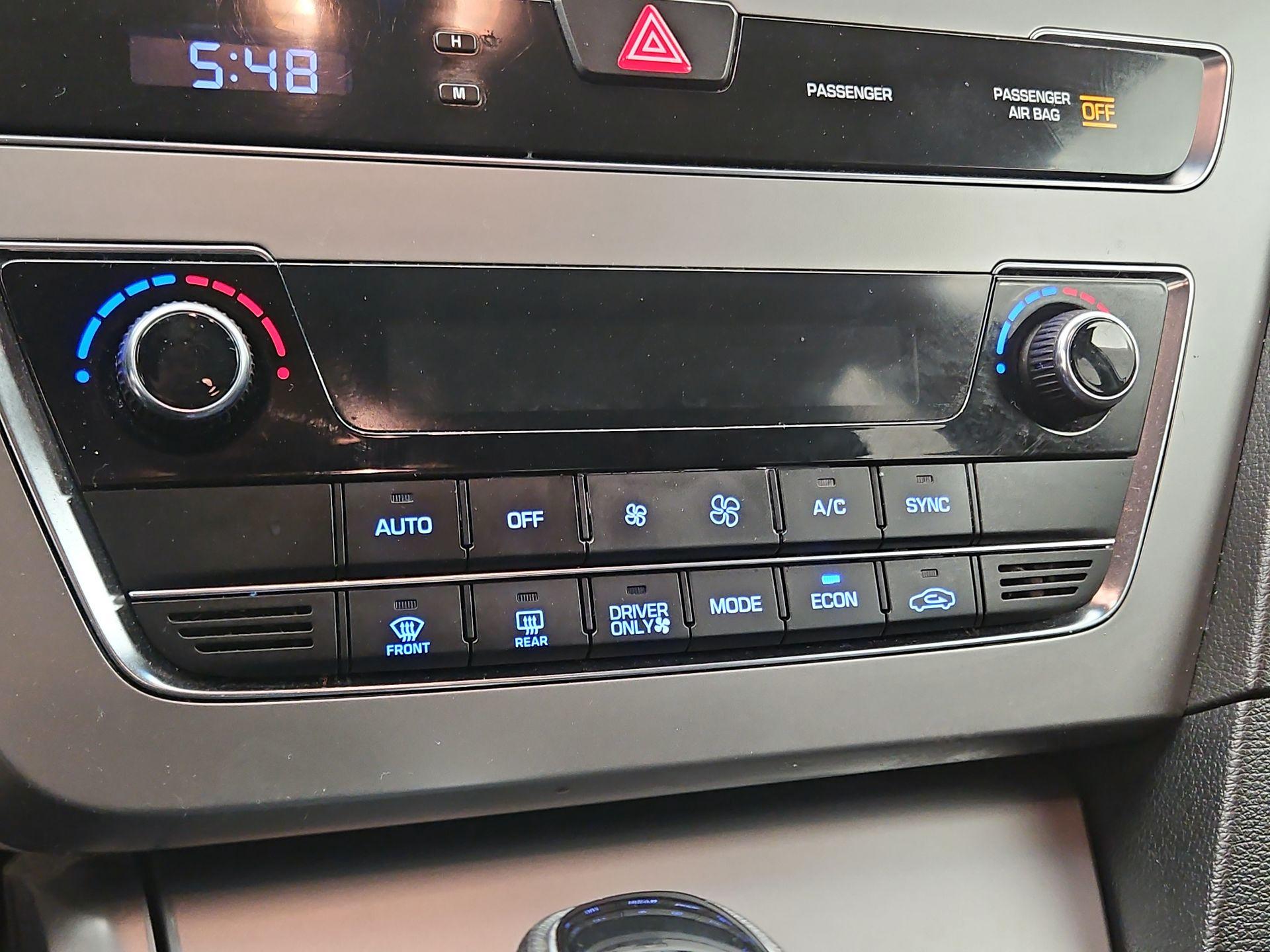 Thumbnail: 2016 Hyundai Sonata - 16