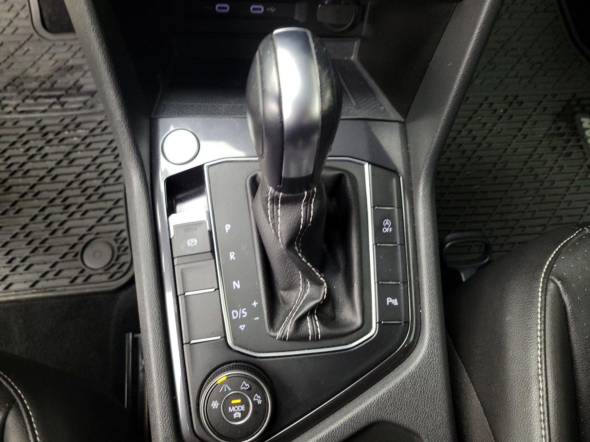 Thumbnail: 2021 Volkswagen Tiguan - 17