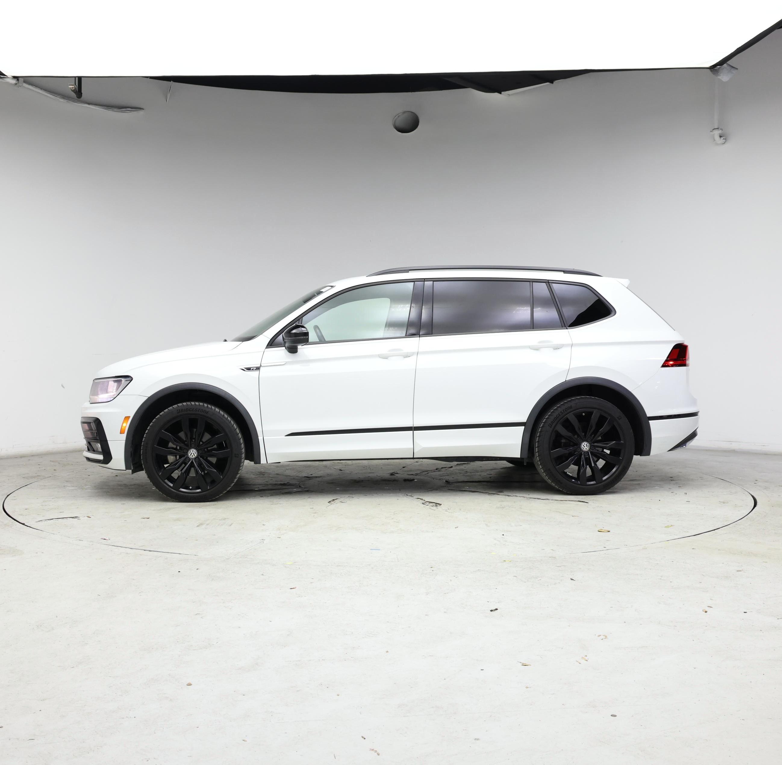 Thumbnail: 2021 Volkswagen Tiguan - 3