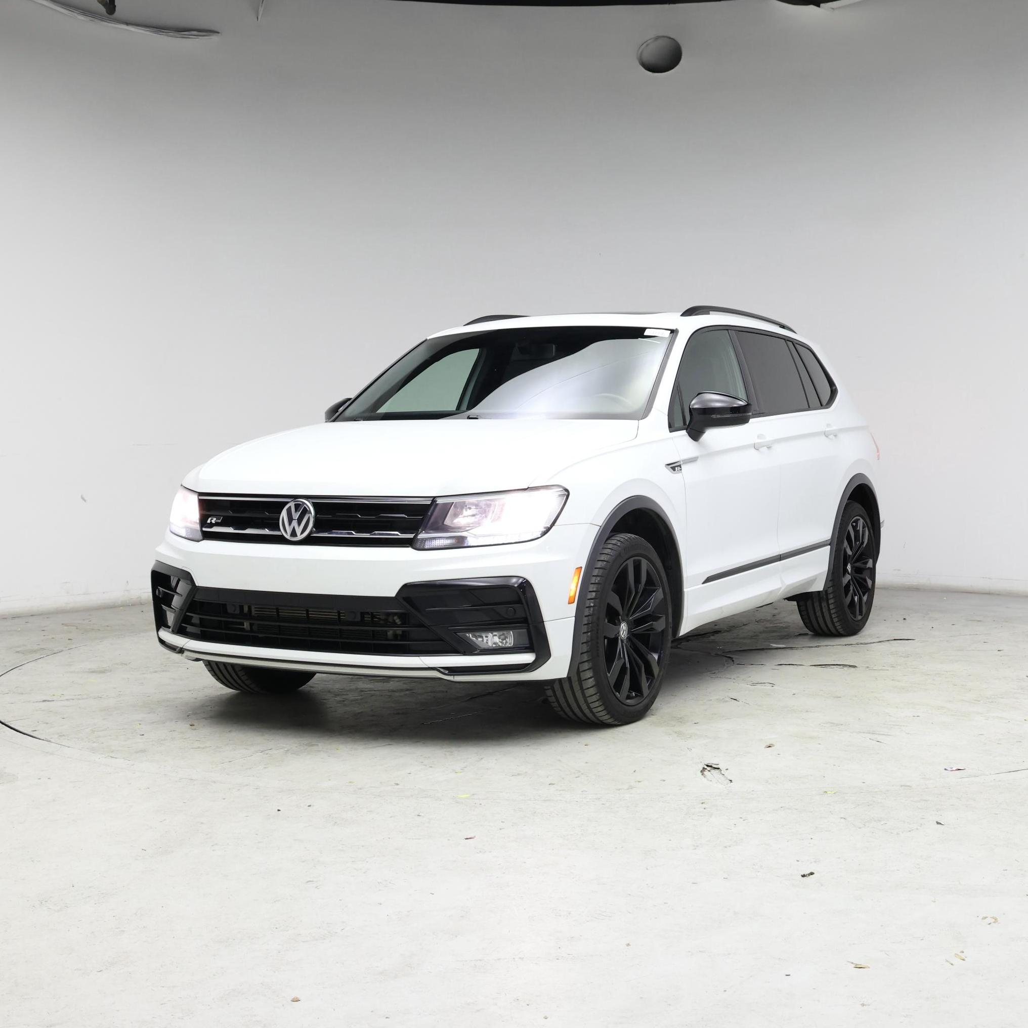 Thumbnail: 2021 Volkswagen Tiguan - 4