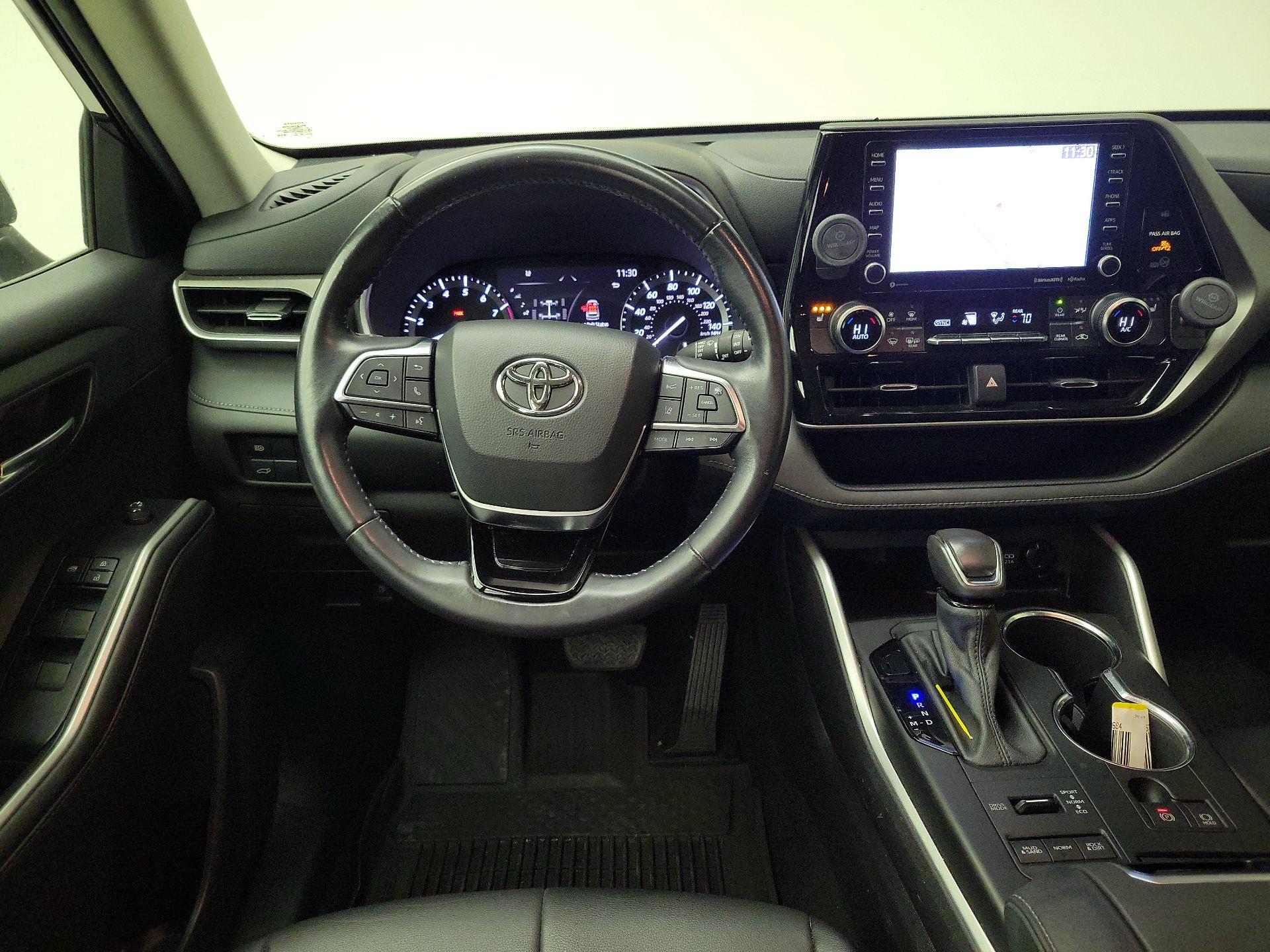 Thumbnail: 2021 Toyota Highlander - 10