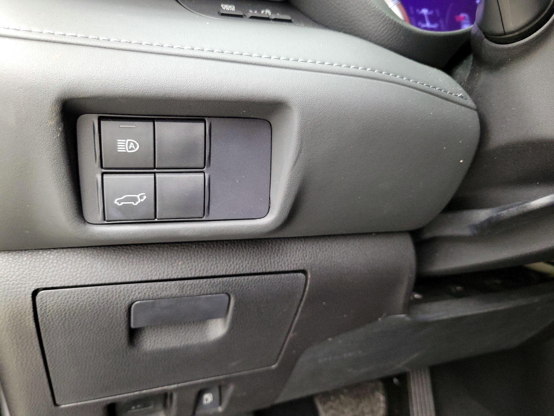 Thumbnail: 2021 Toyota Highlander - 13