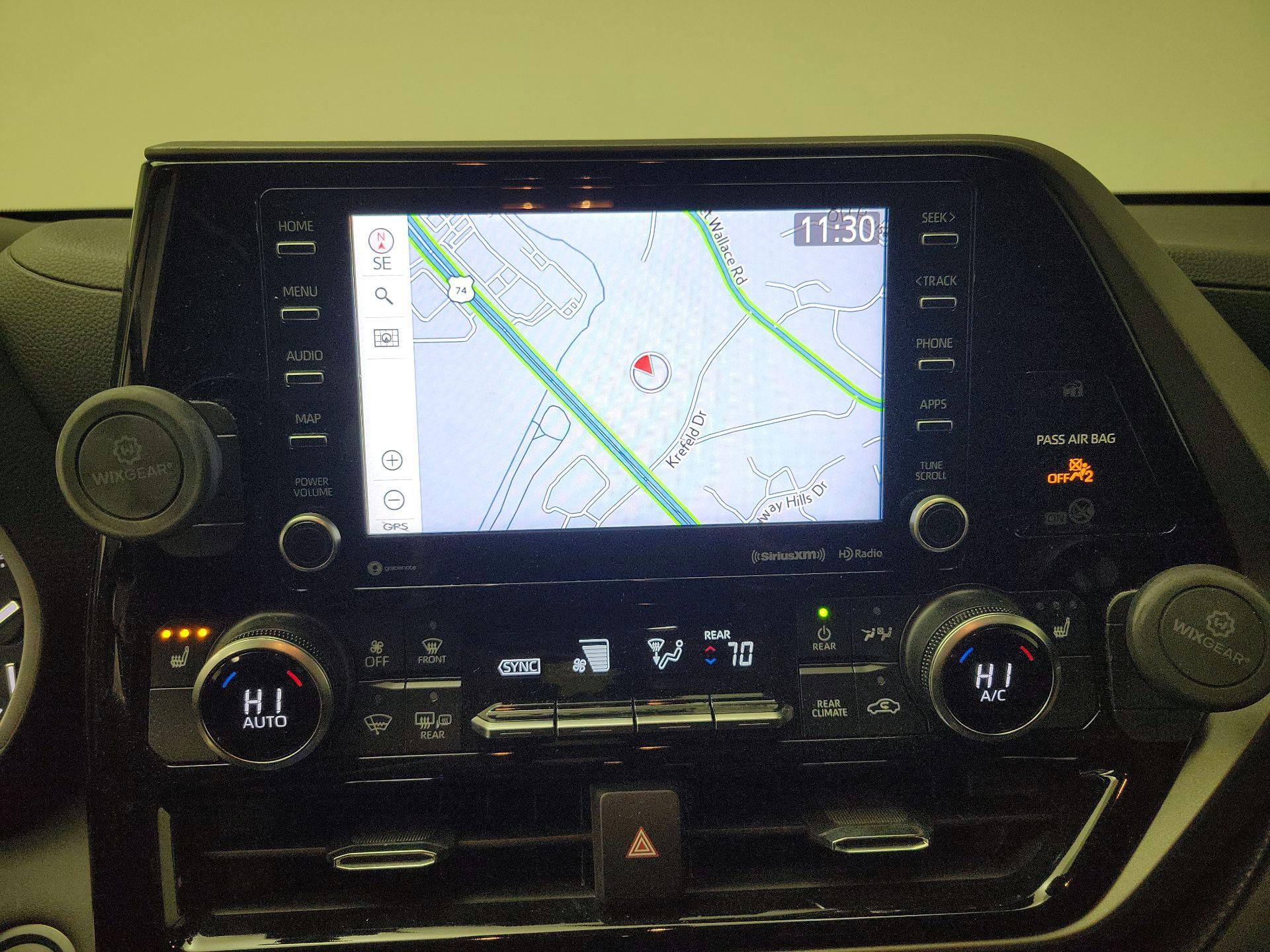 Thumbnail: 2021 Toyota Highlander - 14