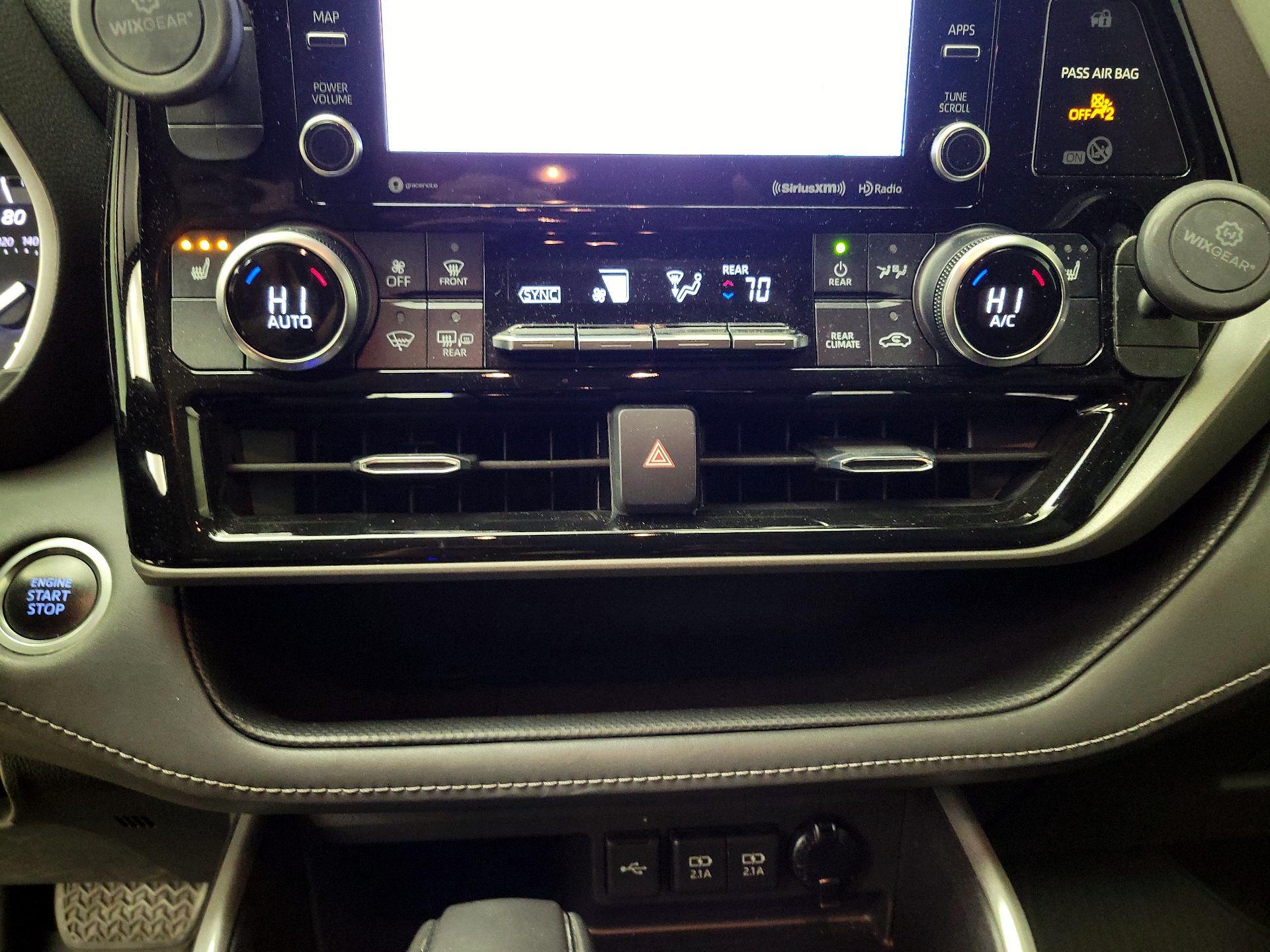 Thumbnail: 2021 Toyota Highlander - 17