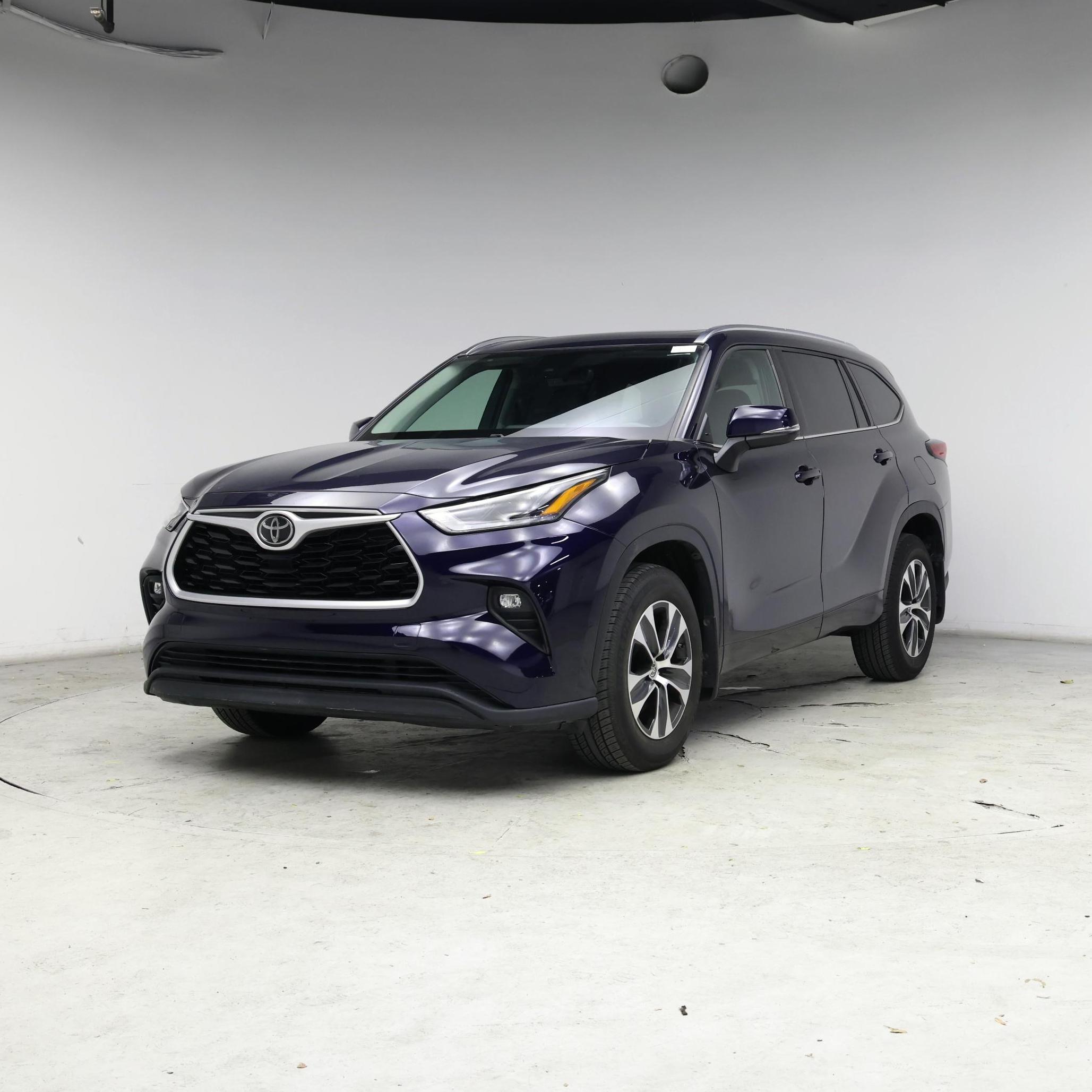 Thumbnail: 2021 Toyota Highlander - 4