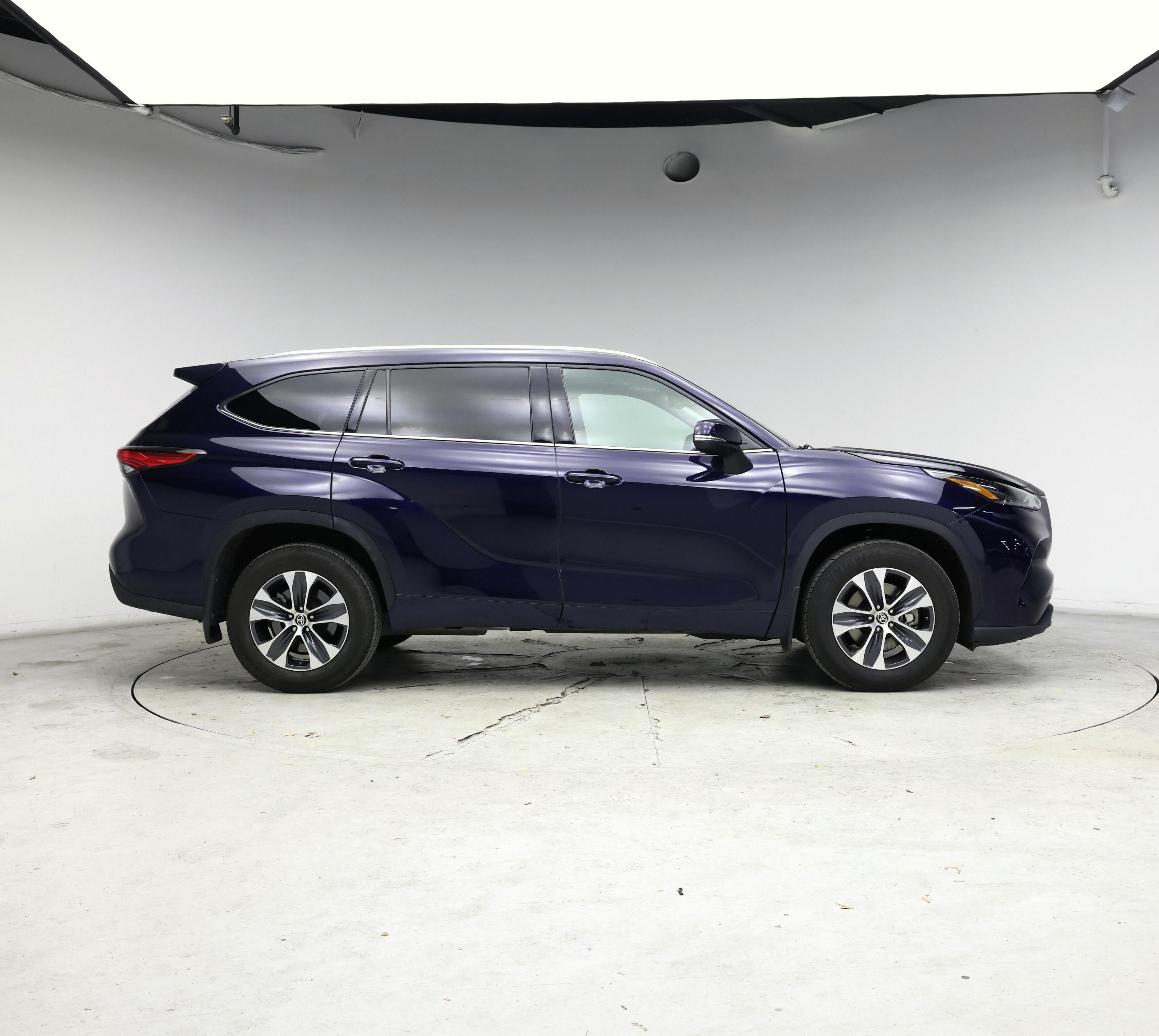 Thumbnail: 2021 Toyota Highlander - 7