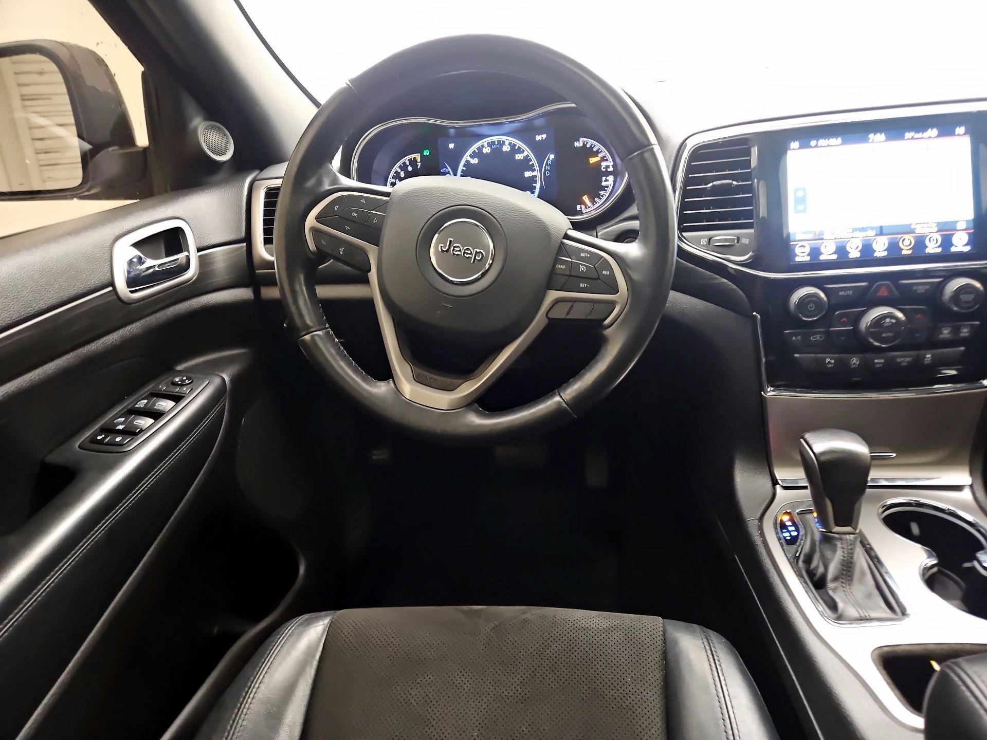 Thumbnail: 2020 Jeep Grand Cherokee - 10