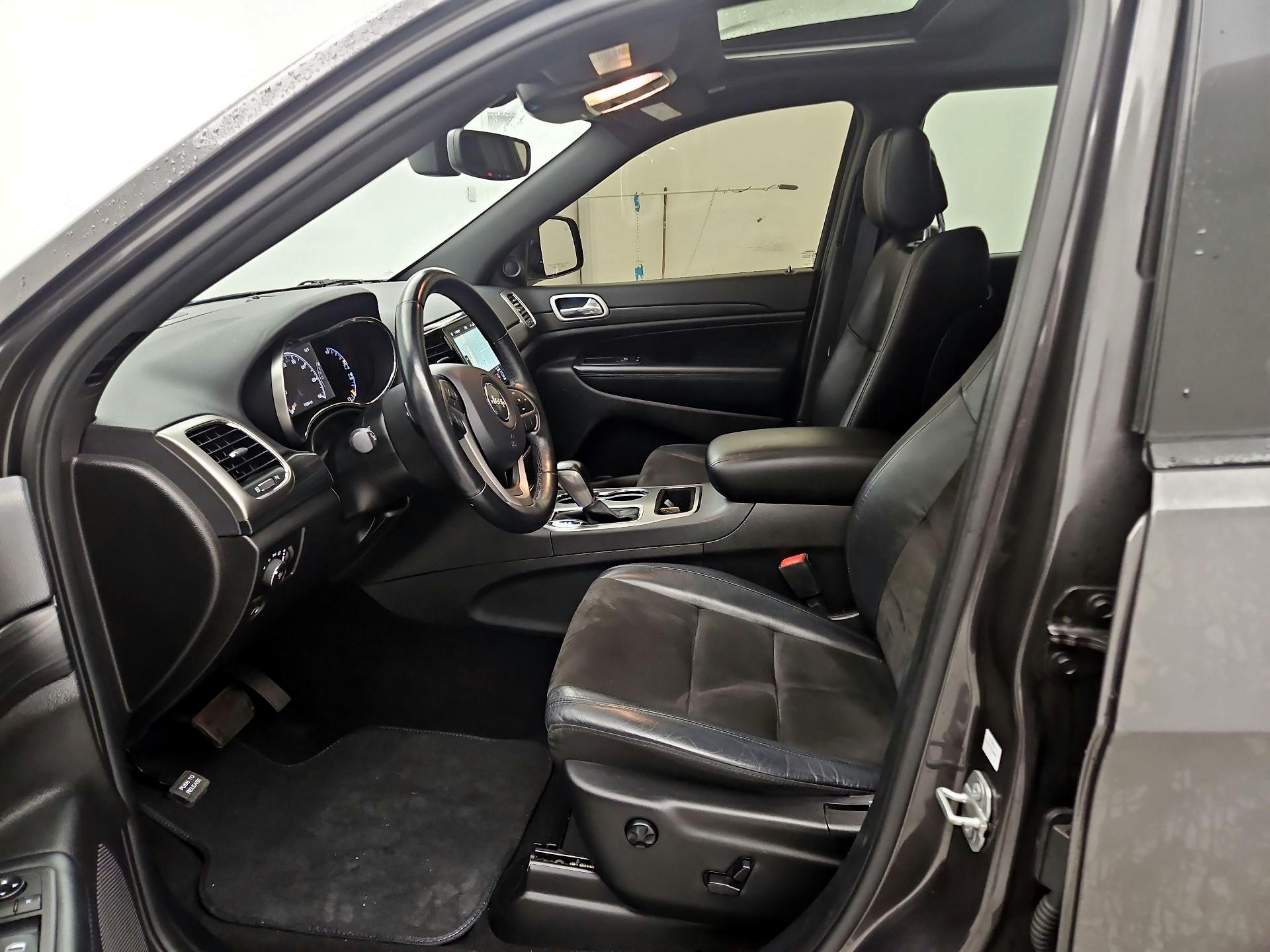 Thumbnail: 2020 Jeep Grand Cherokee - 11