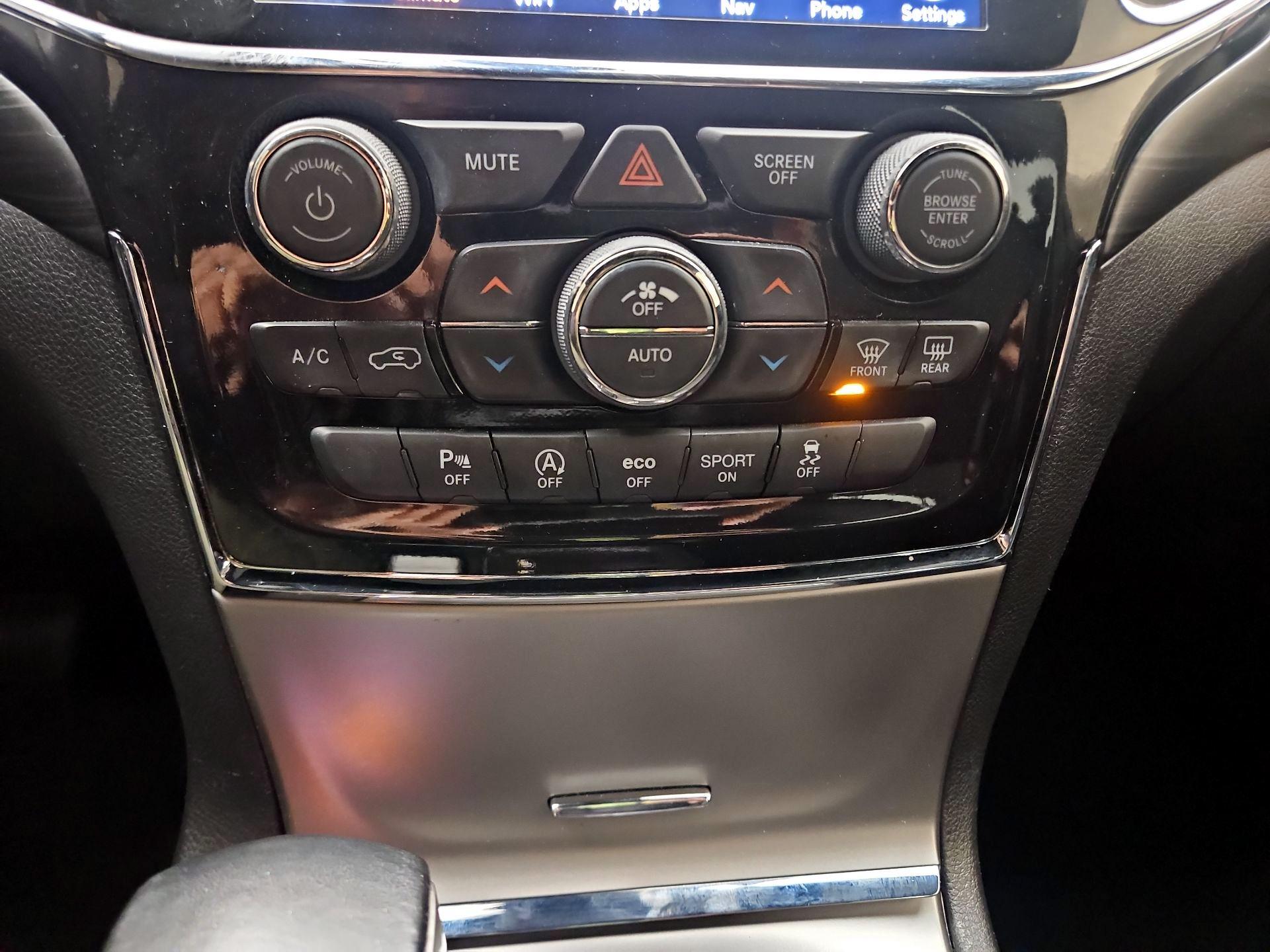 Thumbnail: 2020 Jeep Grand Cherokee - 17