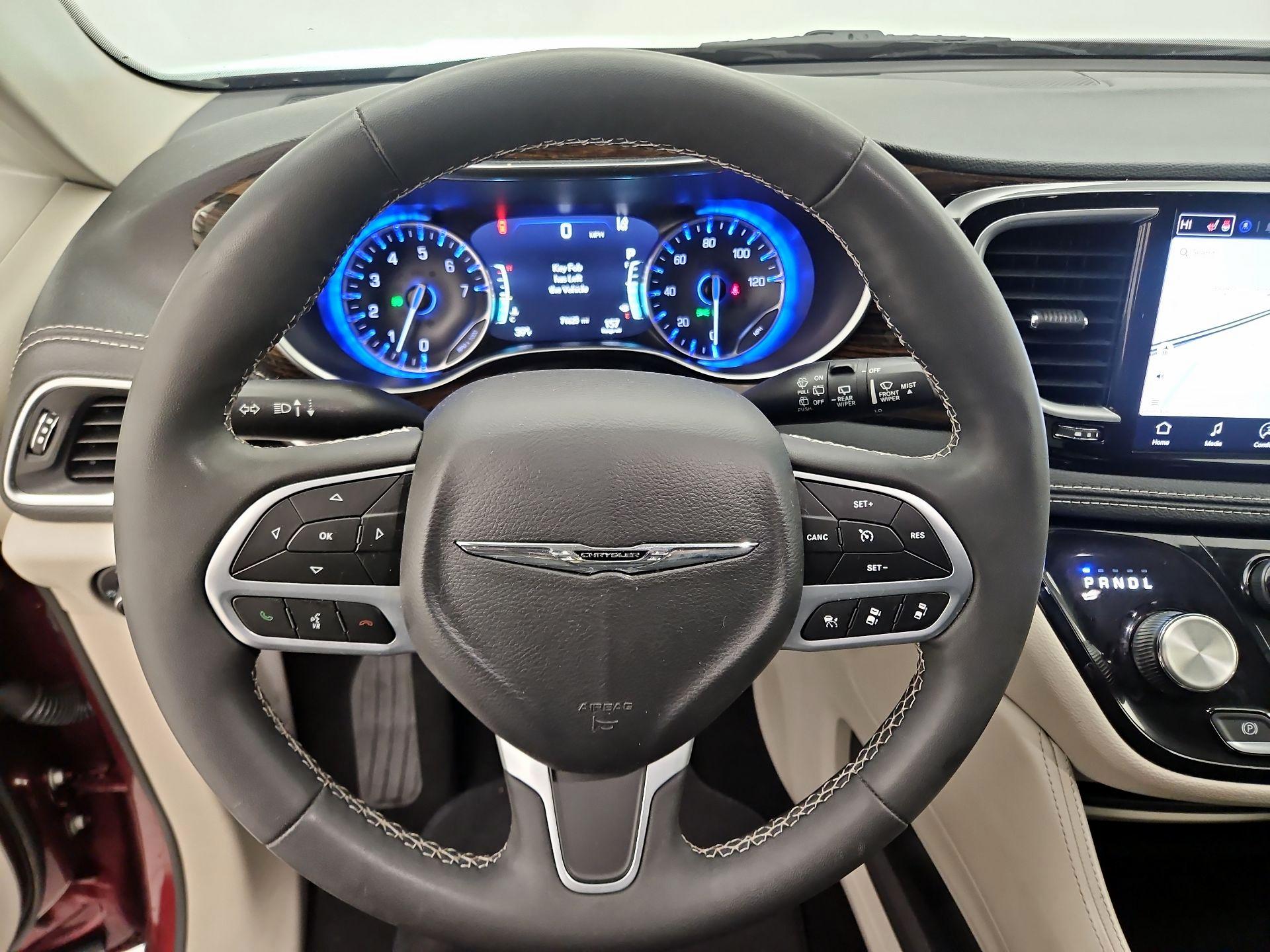 Thumbnail: 2023 Chrysler Pacifica - 10