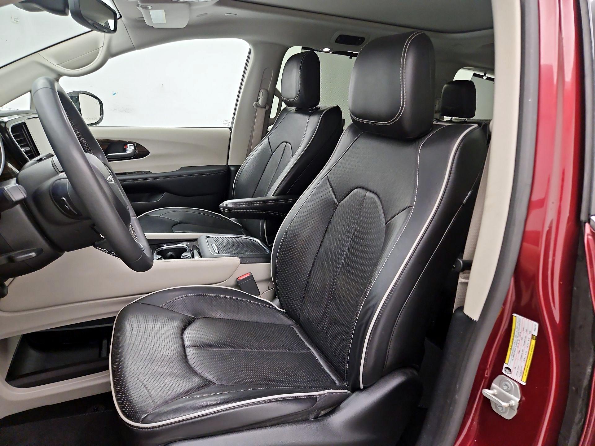 Thumbnail: 2023 Chrysler Pacifica - 11