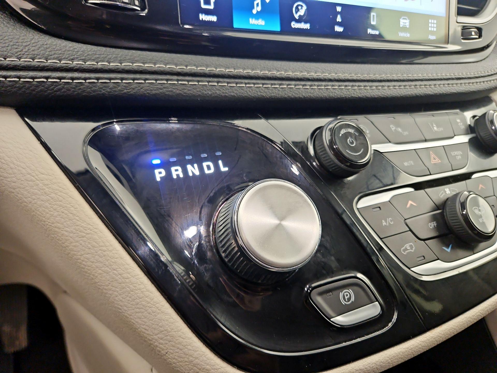 Thumbnail: 2023 Chrysler Pacifica - 18