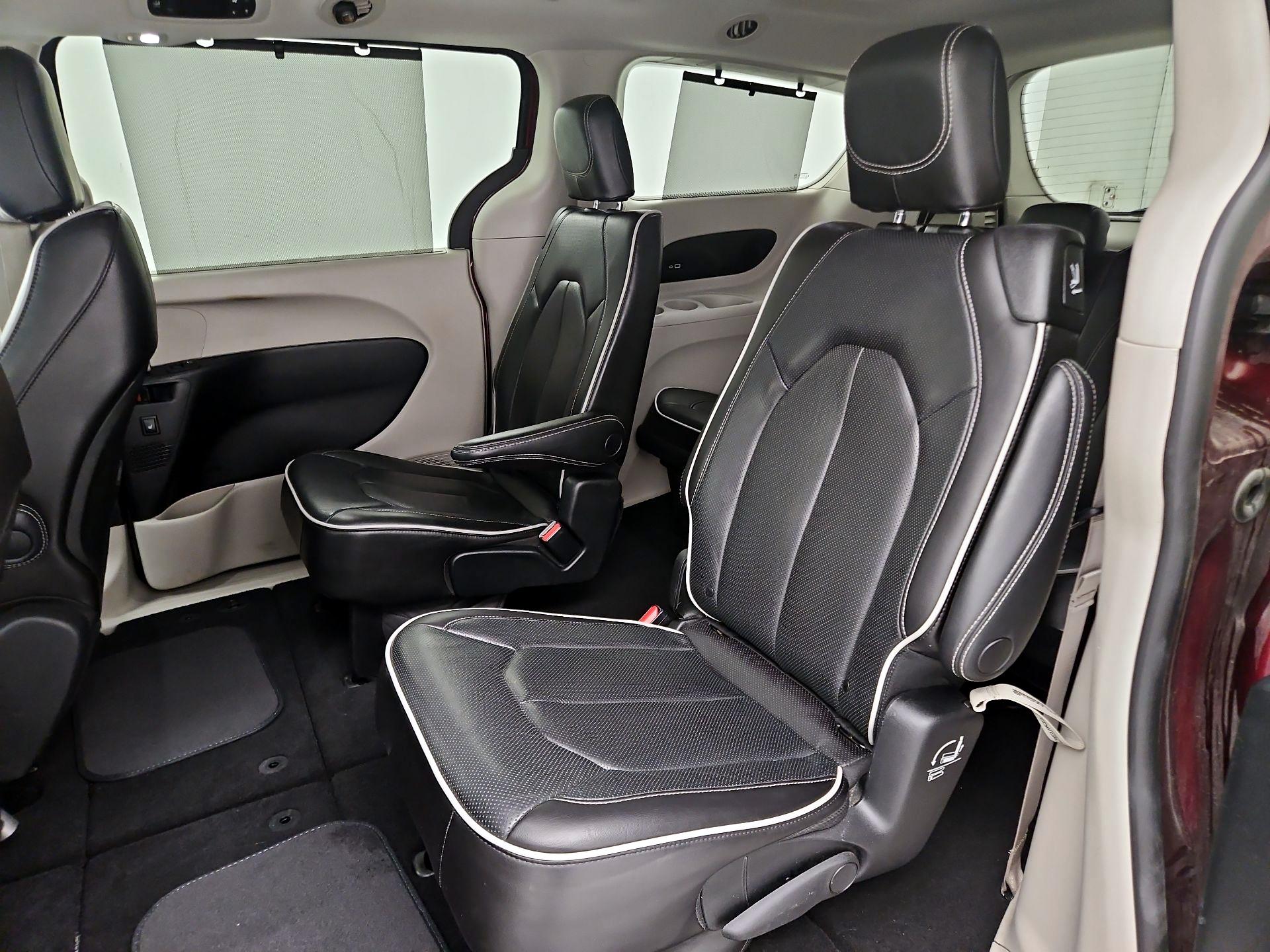 Thumbnail: 2023 Chrysler Pacifica - 20