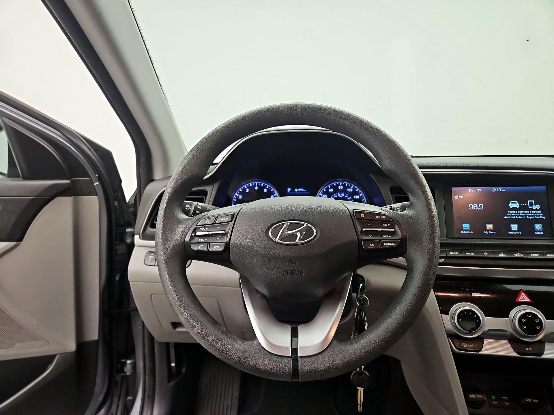 Thumbnail: 2019 Hyundai Elantra - 10