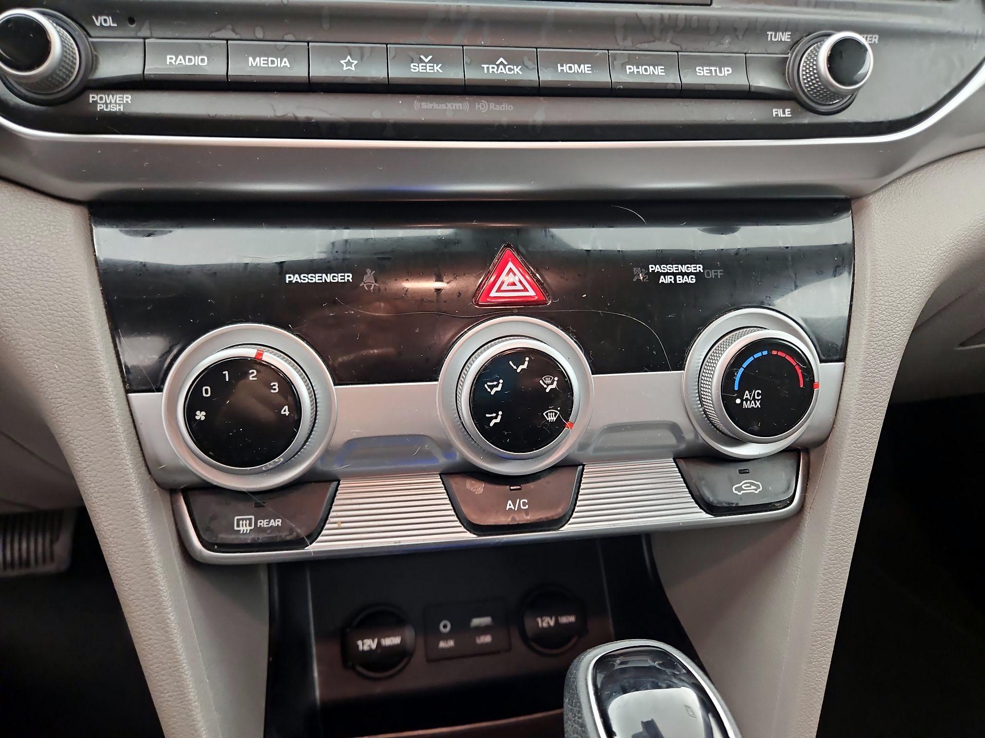 Thumbnail: 2019 Hyundai Elantra - 16