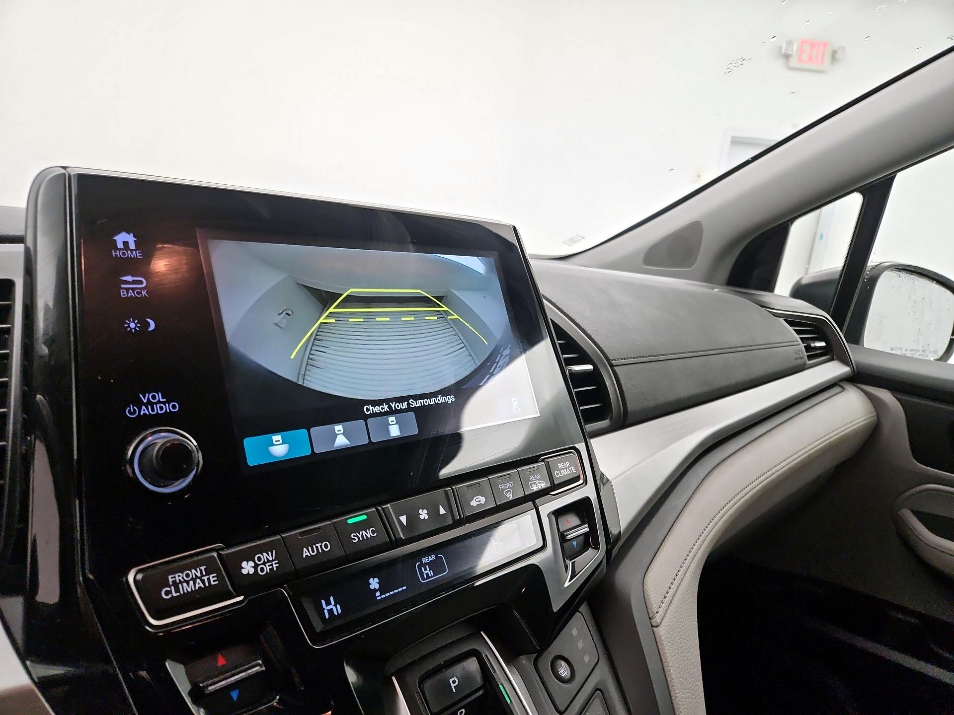 Thumbnail: 2018 Honda Odyssey - 14