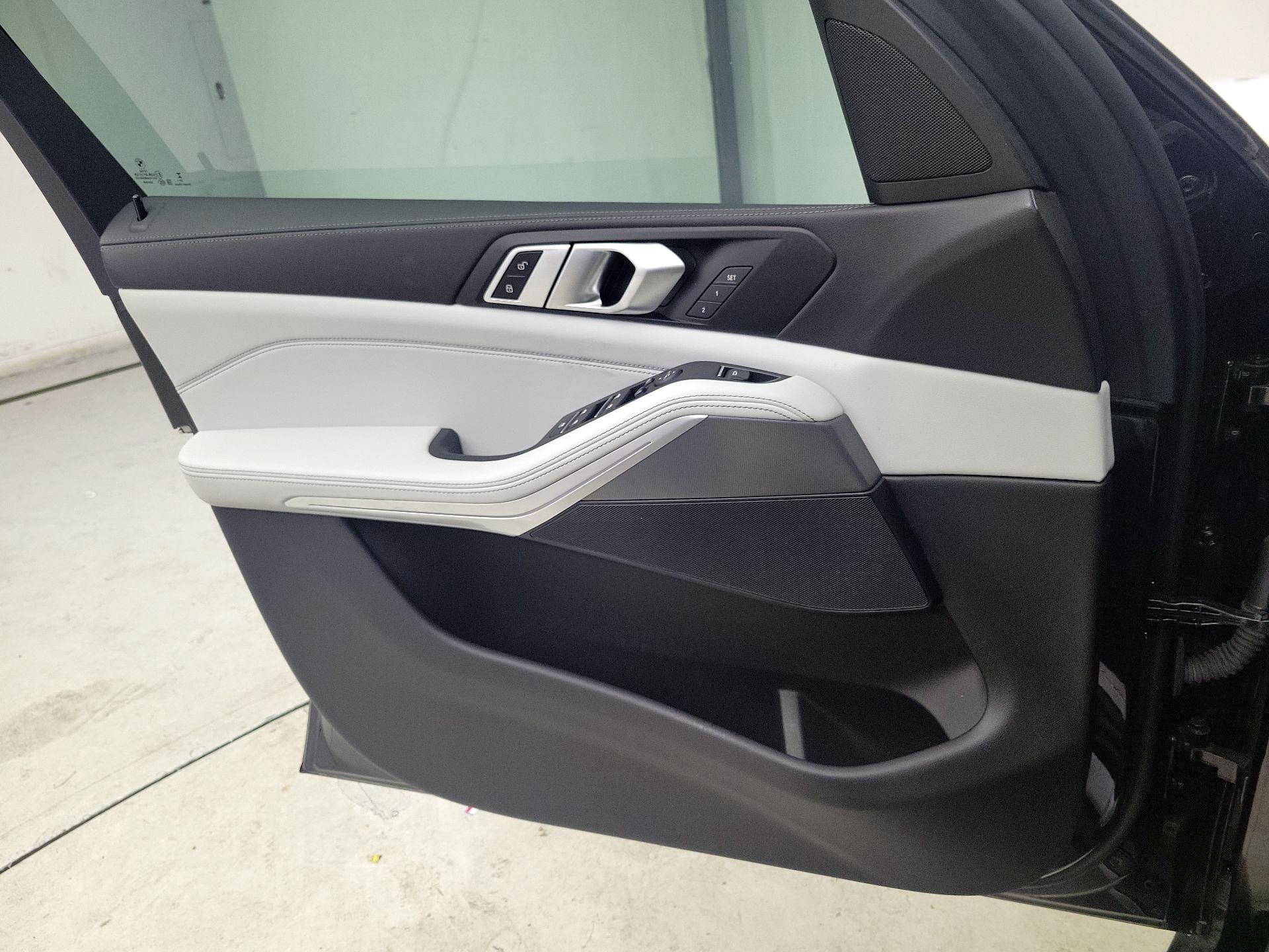 Thumbnail: 2023 BMW X5 - 12