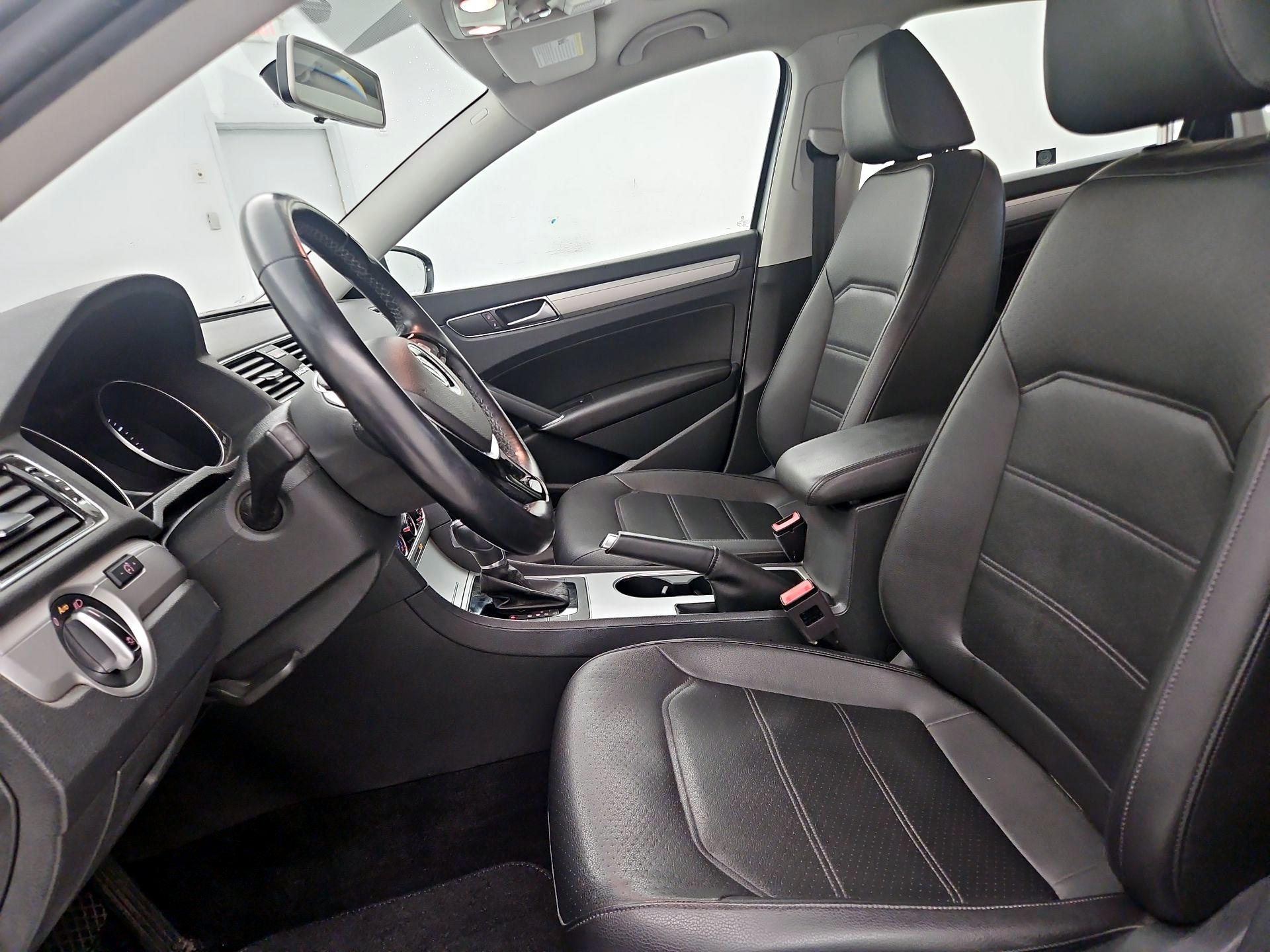 Thumbnail: 2019 Volkswagen Passat - 11