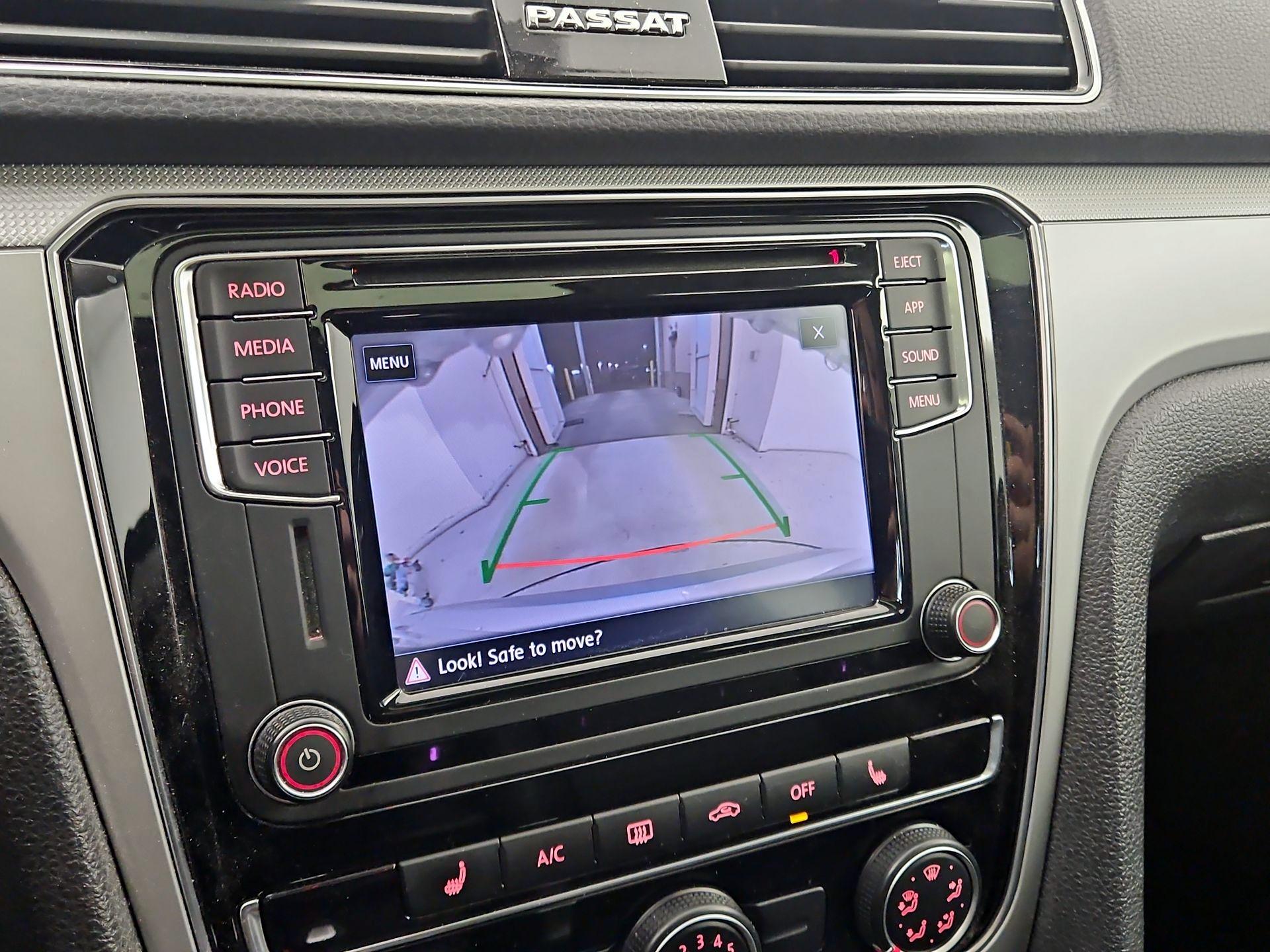 Thumbnail: 2019 Volkswagen Passat - 14