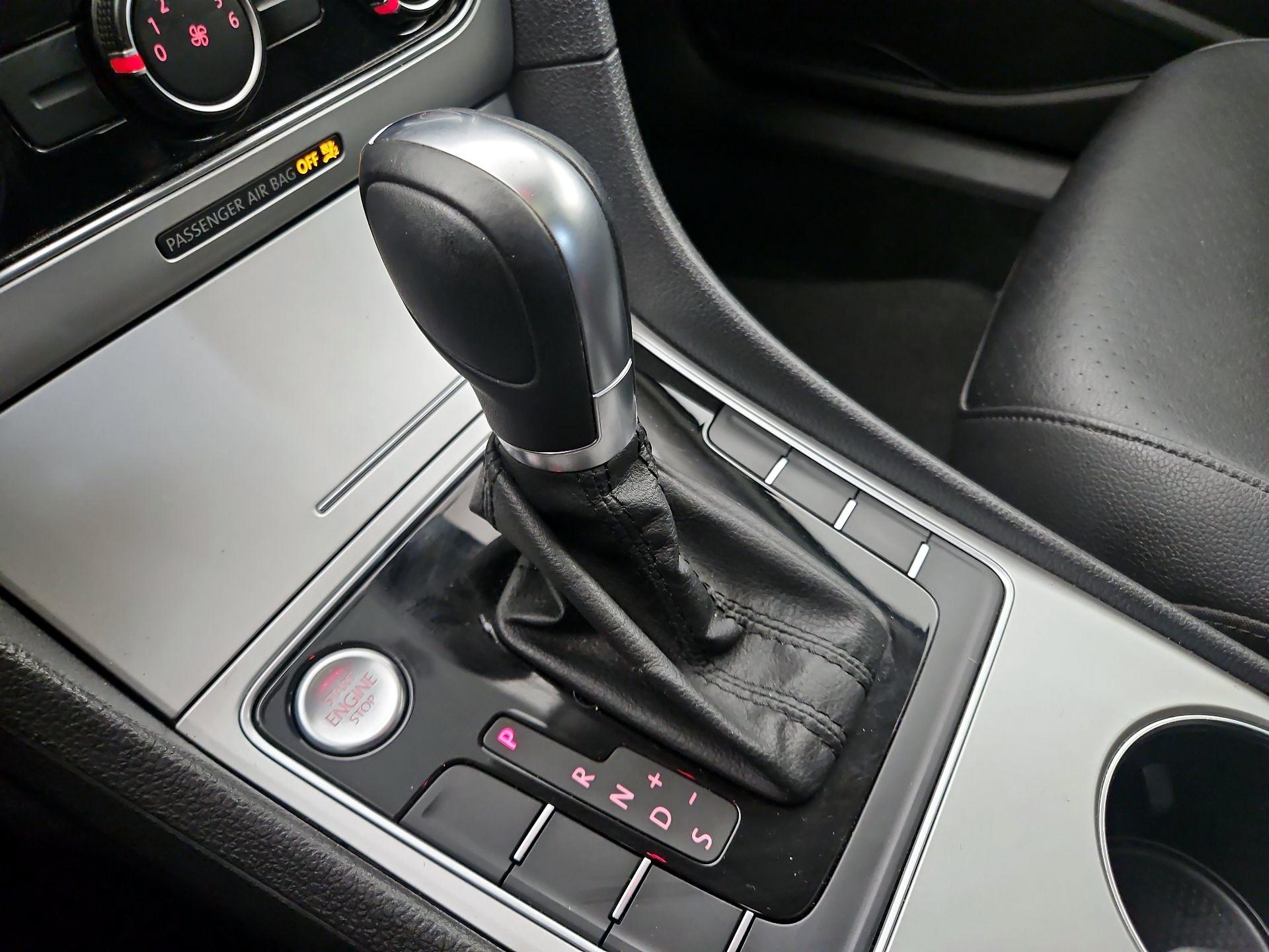 Thumbnail: 2019 Volkswagen Passat - 17