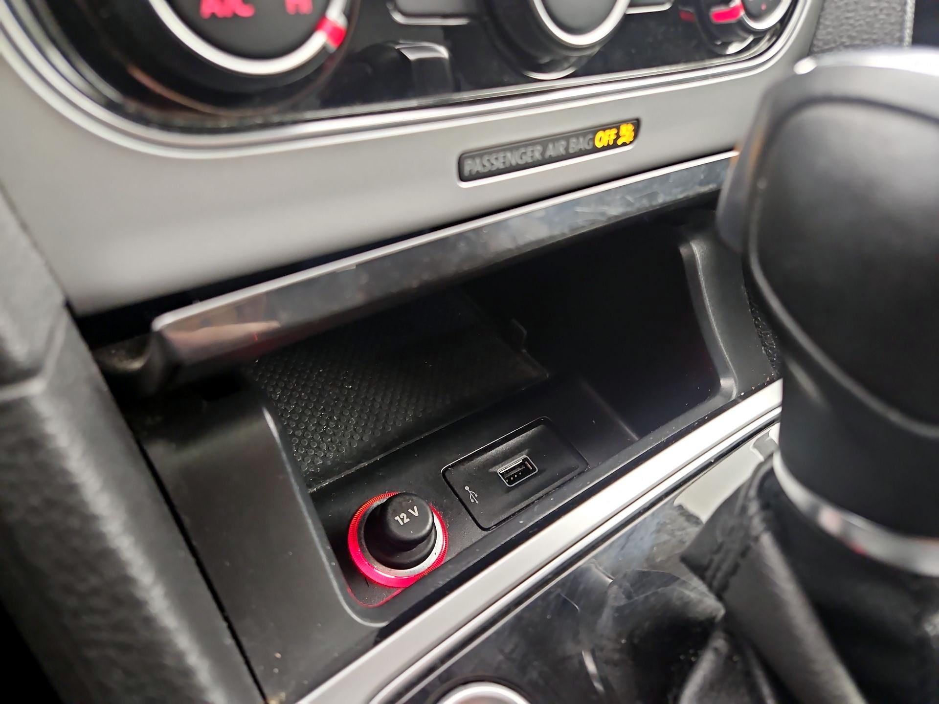 Thumbnail: 2019 Volkswagen Passat - 18