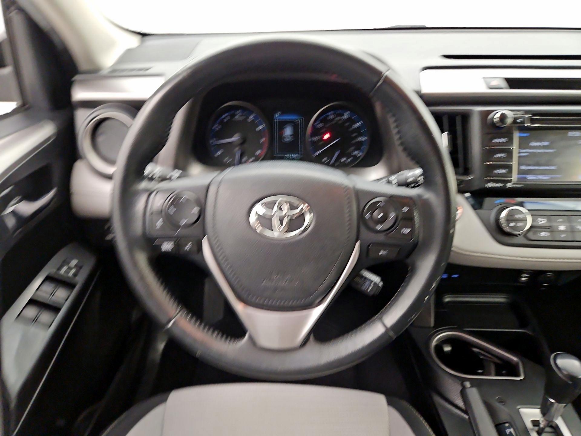 Thumbnail: 2017 Toyota RAV4 - 10