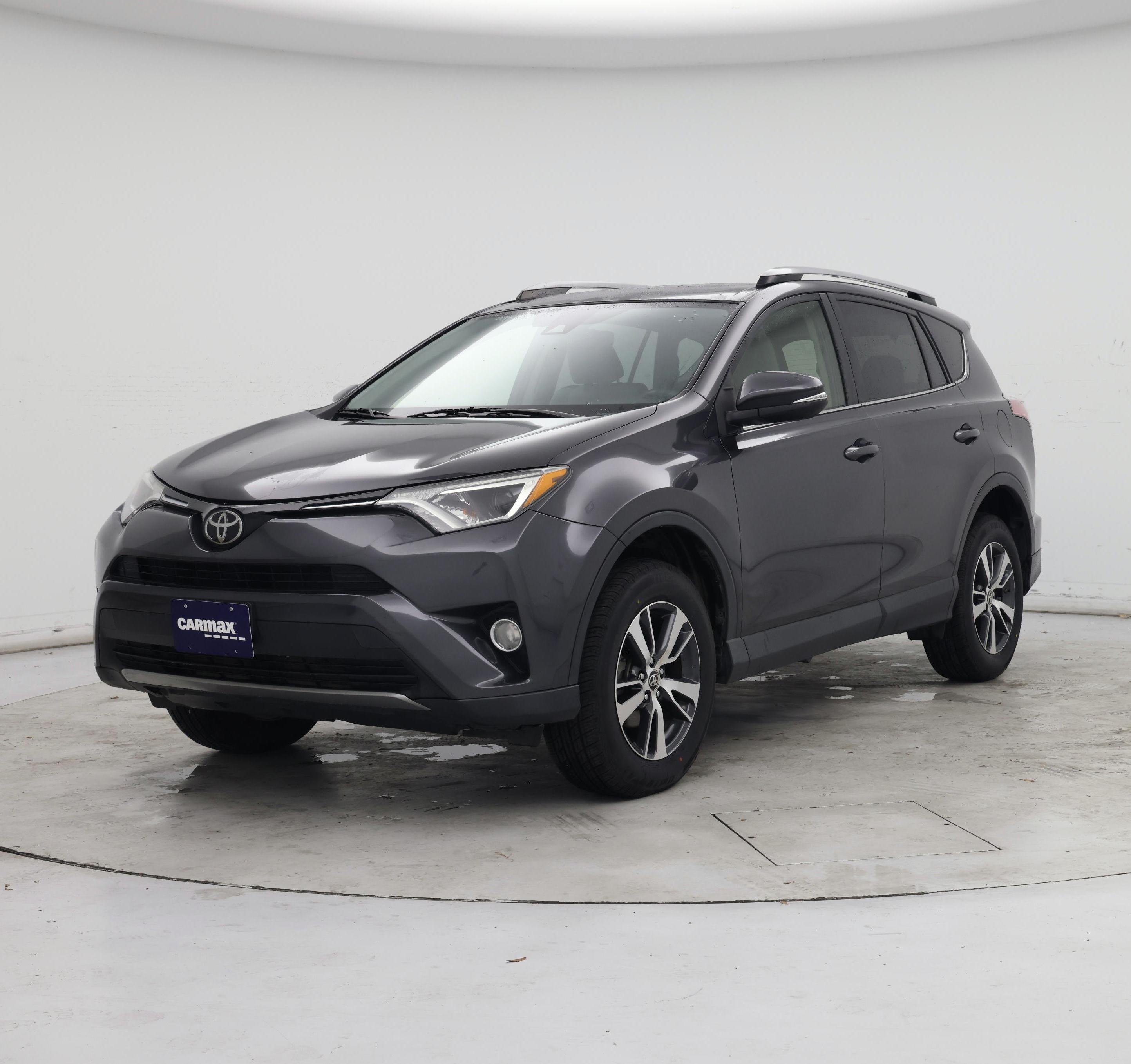 Thumbnail: 2017 Toyota RAV4 - 4