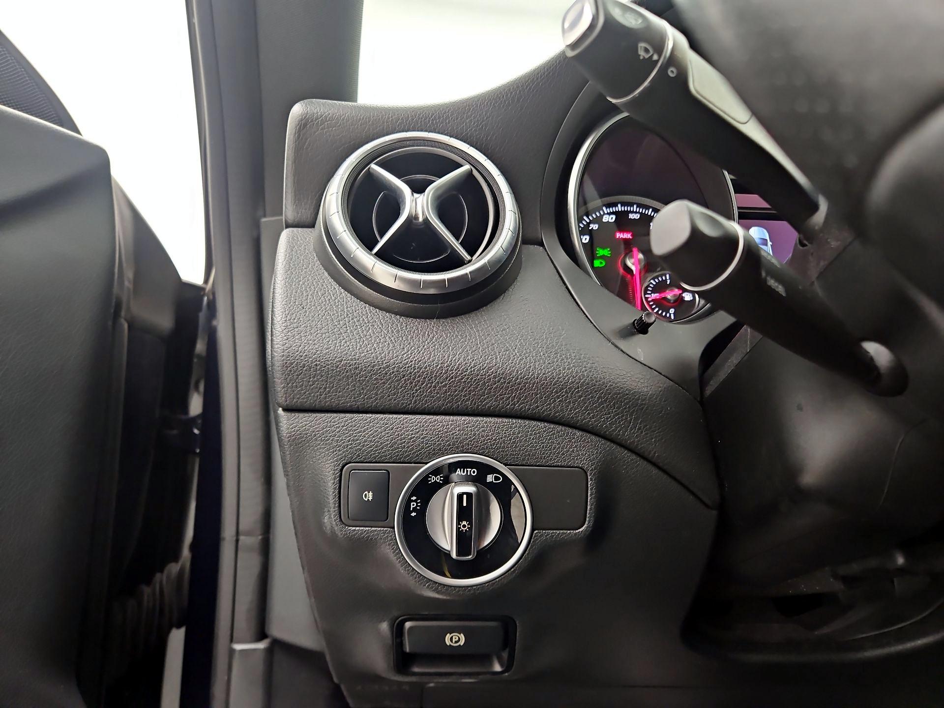 Thumbnail: 2017 Mercedes-Benz CLA - 13