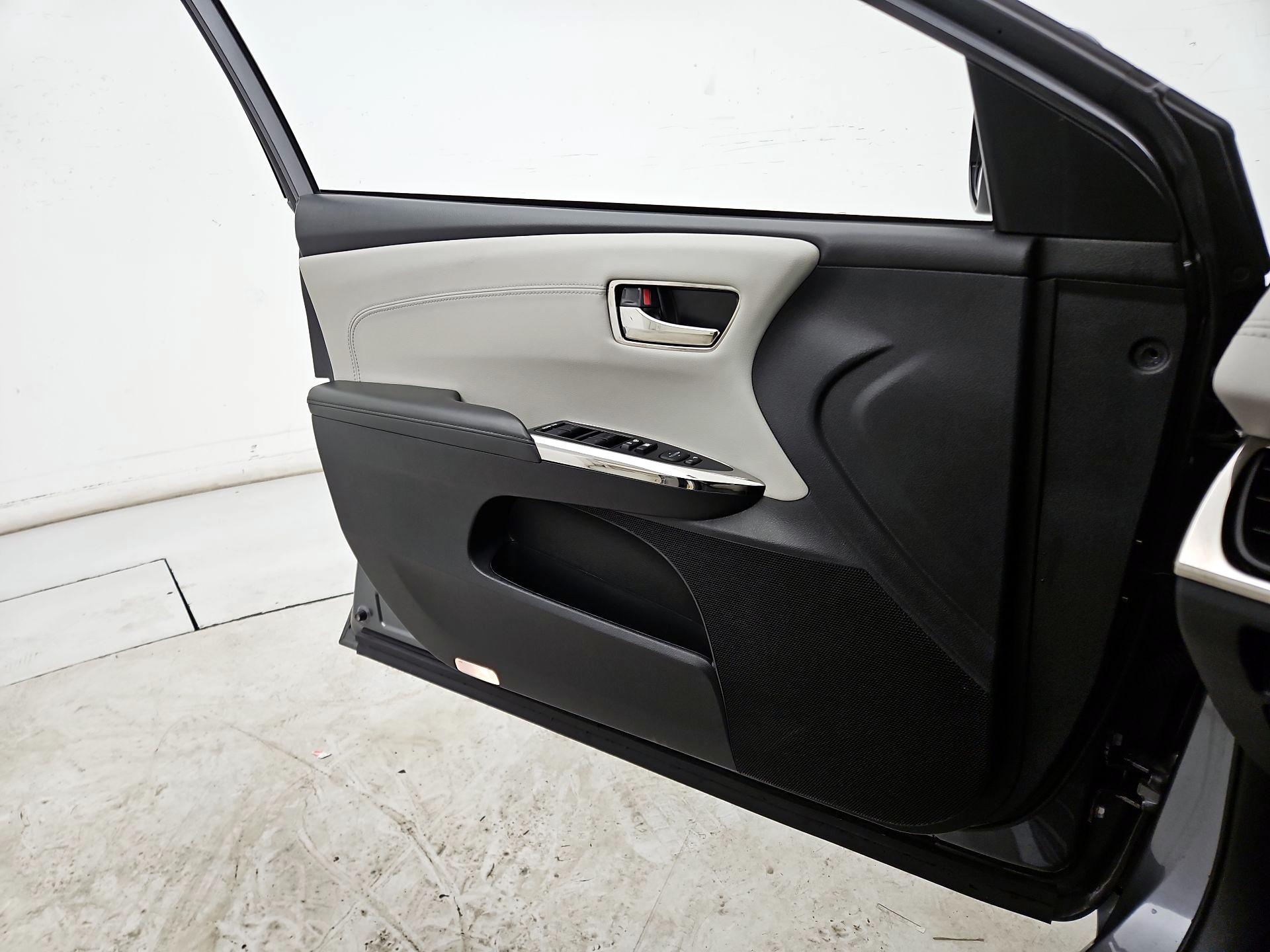 Thumbnail: 2018 Toyota Avalon - 12