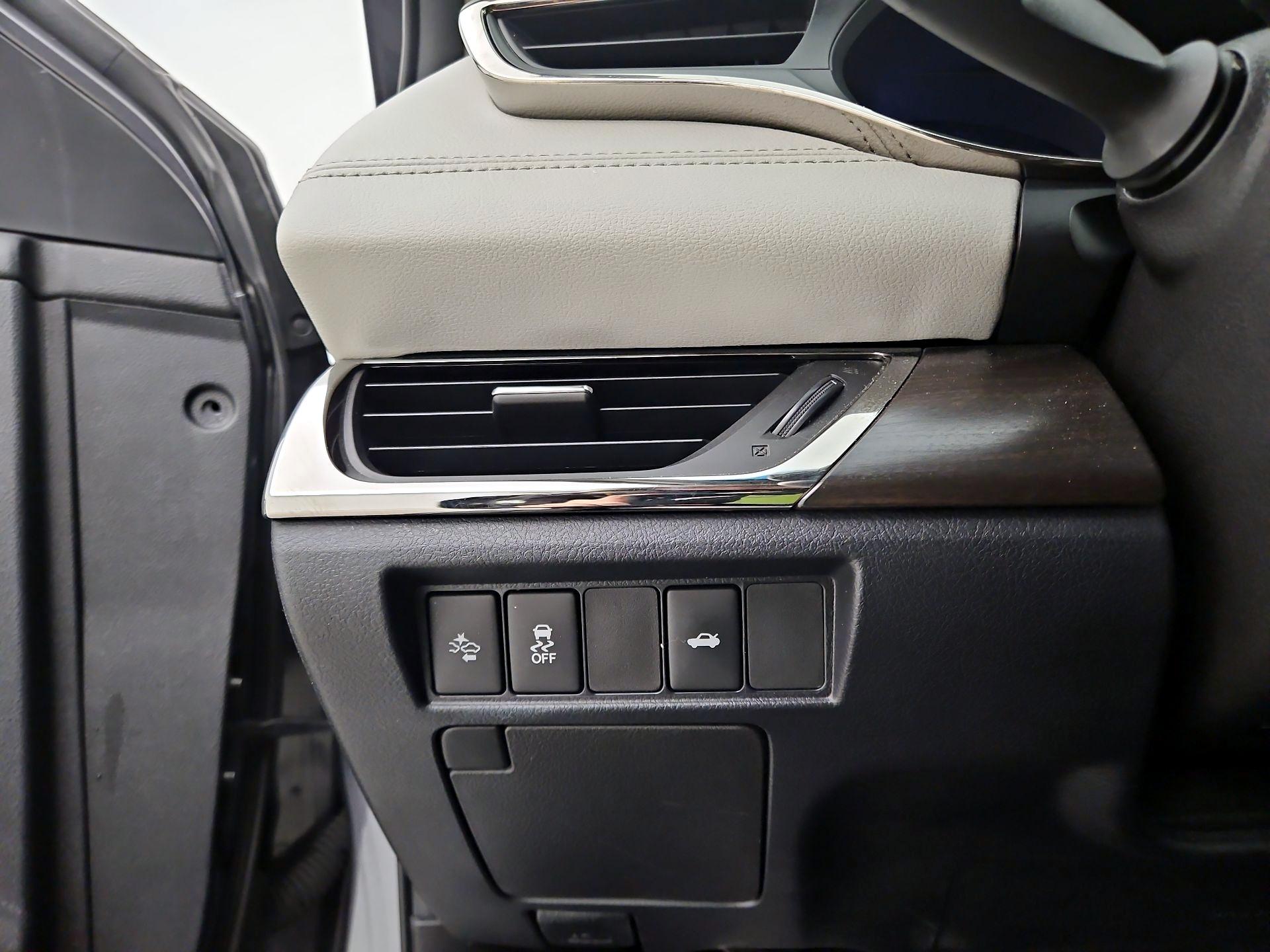 Thumbnail: 2018 Toyota Avalon - 13