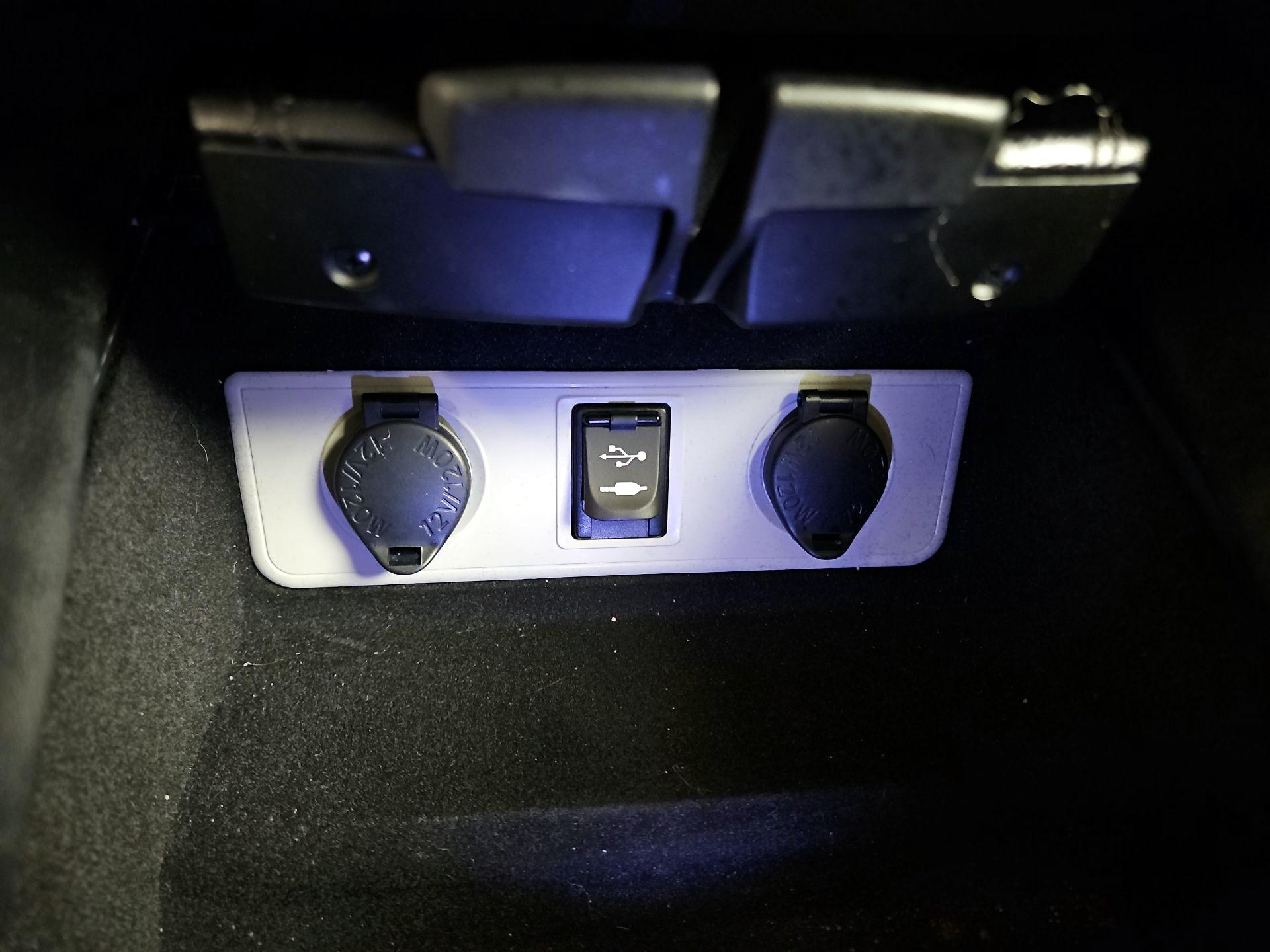 Thumbnail: 2018 Toyota Avalon - 18