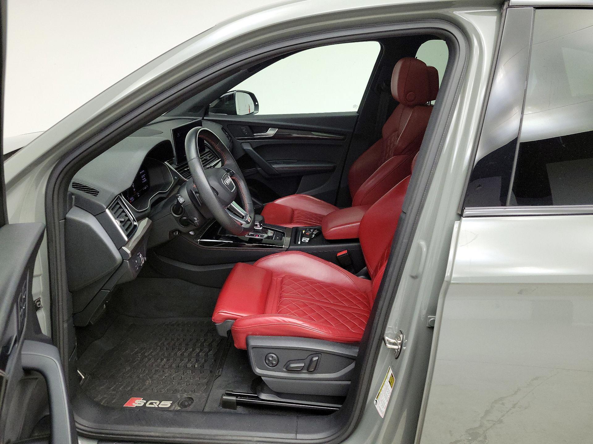 Thumbnail: 2021 Audi SQ5 - 11