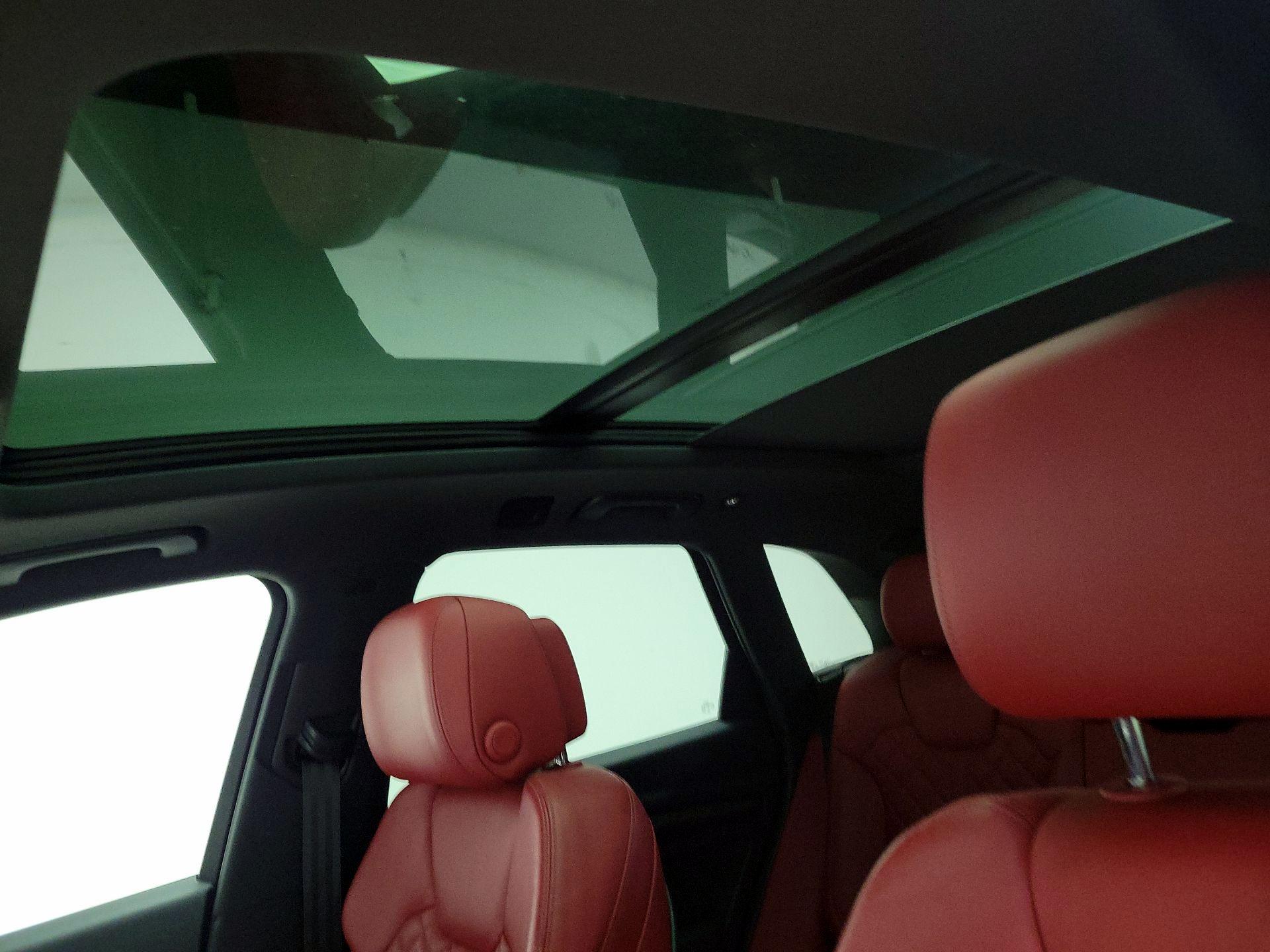 Thumbnail: 2021 Audi SQ5 - 20