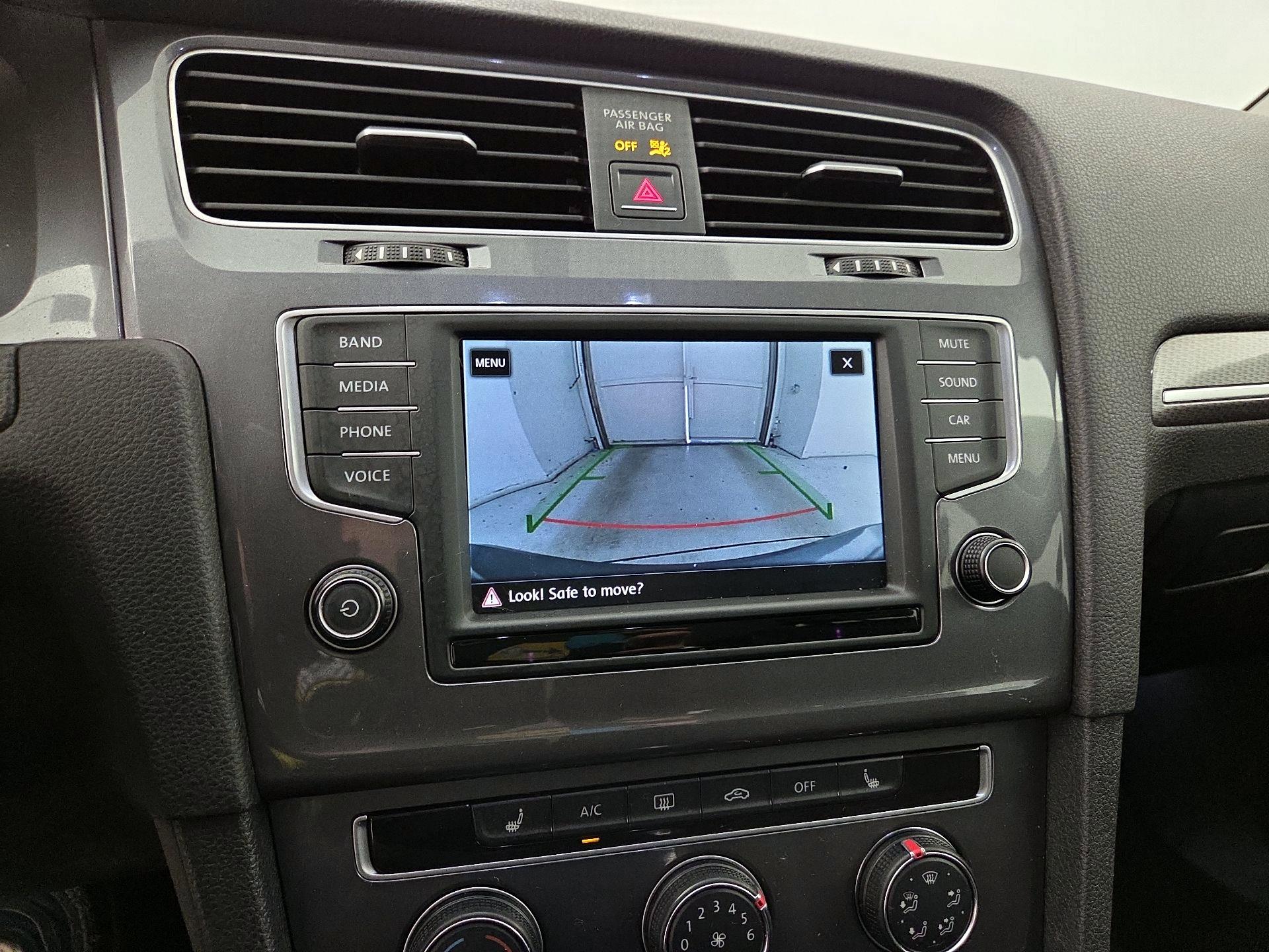 Thumbnail: 2017 Volkswagen Golf - 13