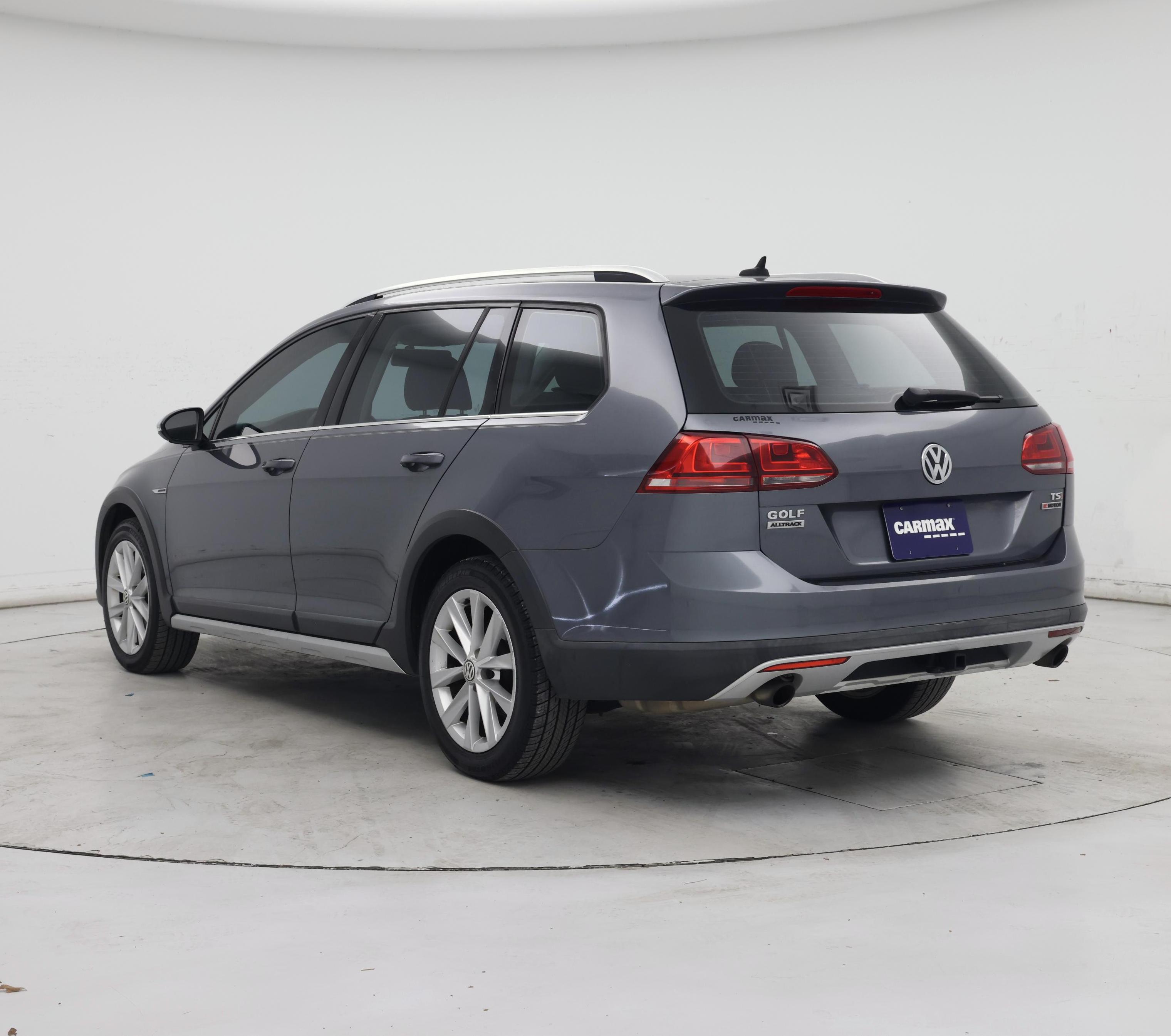 Thumbnail: 2017 Volkswagen Golf - 2