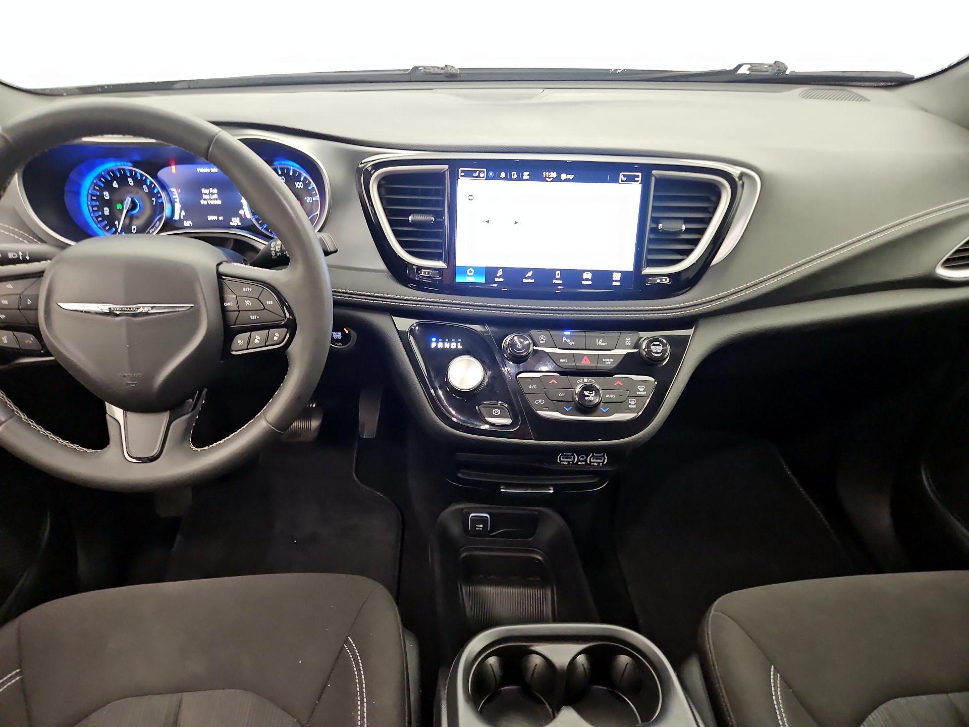 Thumbnail: 2023 Chrysler Pacifica - 9