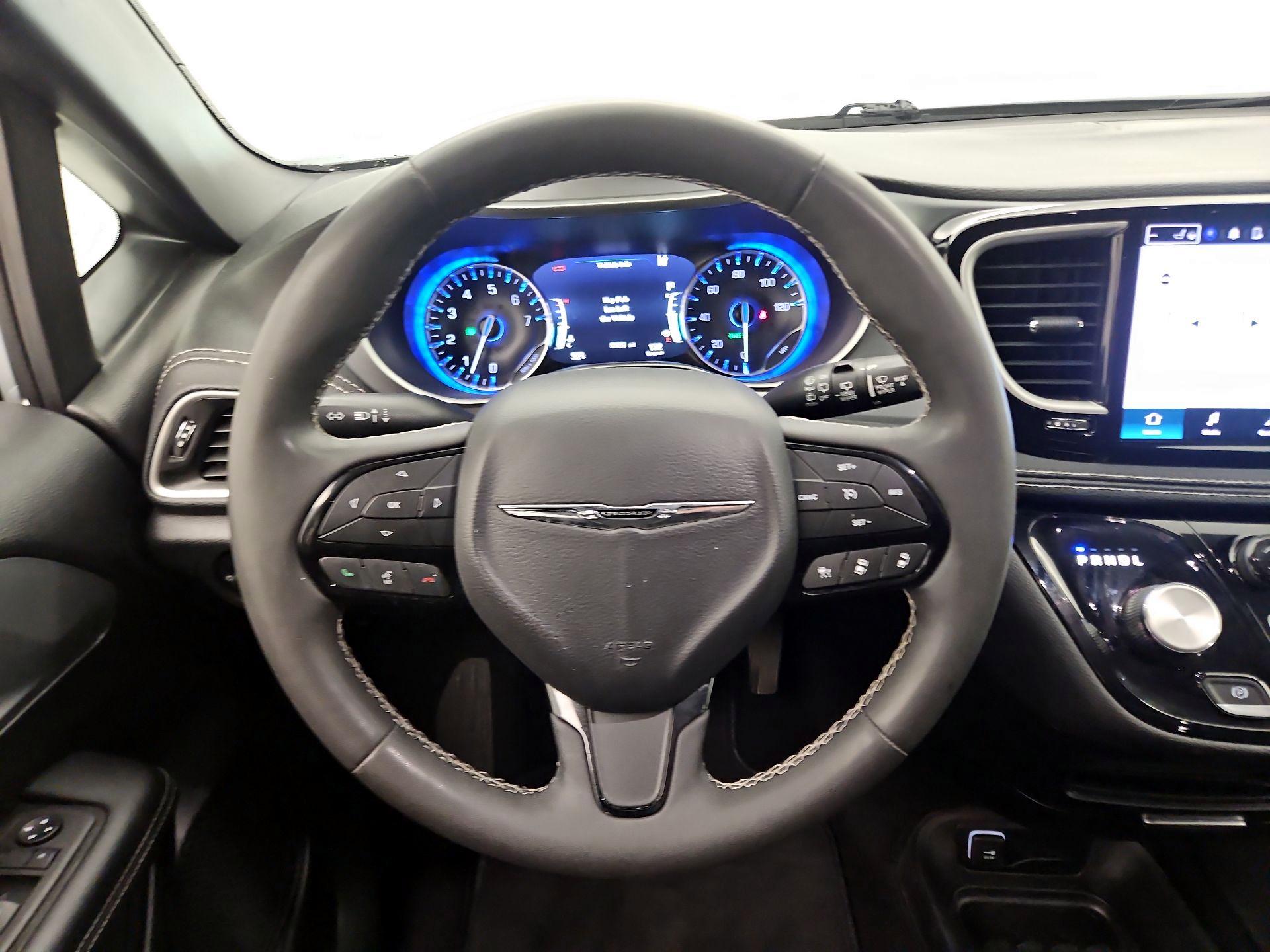 Thumbnail: 2023 Chrysler Pacifica - 10