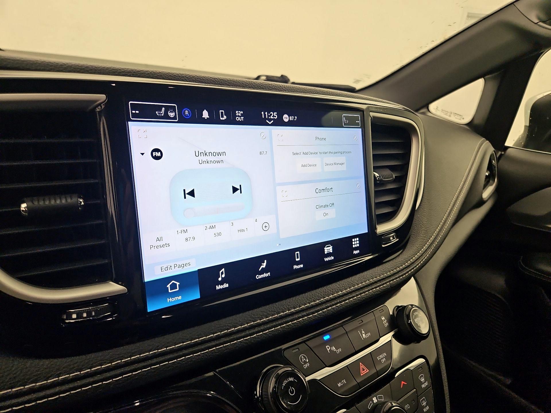 Thumbnail: 2023 Chrysler Pacifica - 15