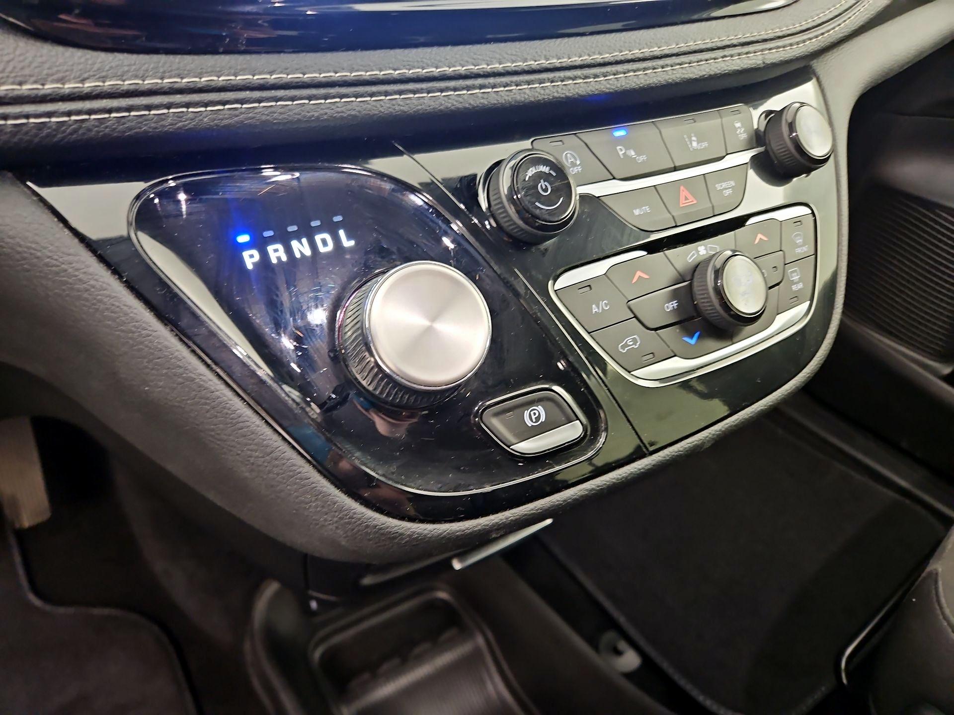 Thumbnail: 2023 Chrysler Pacifica - 17