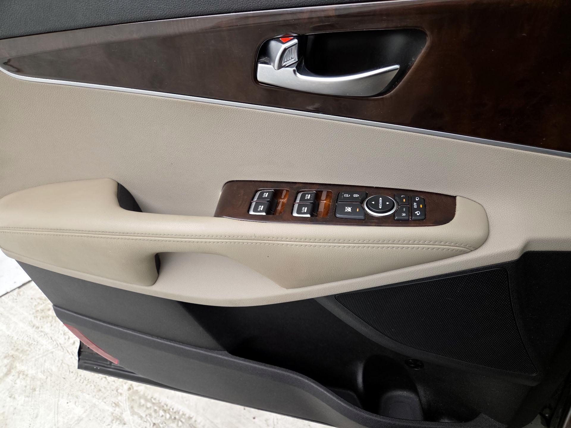 Thumbnail: 2016 Kia Sorento - 12