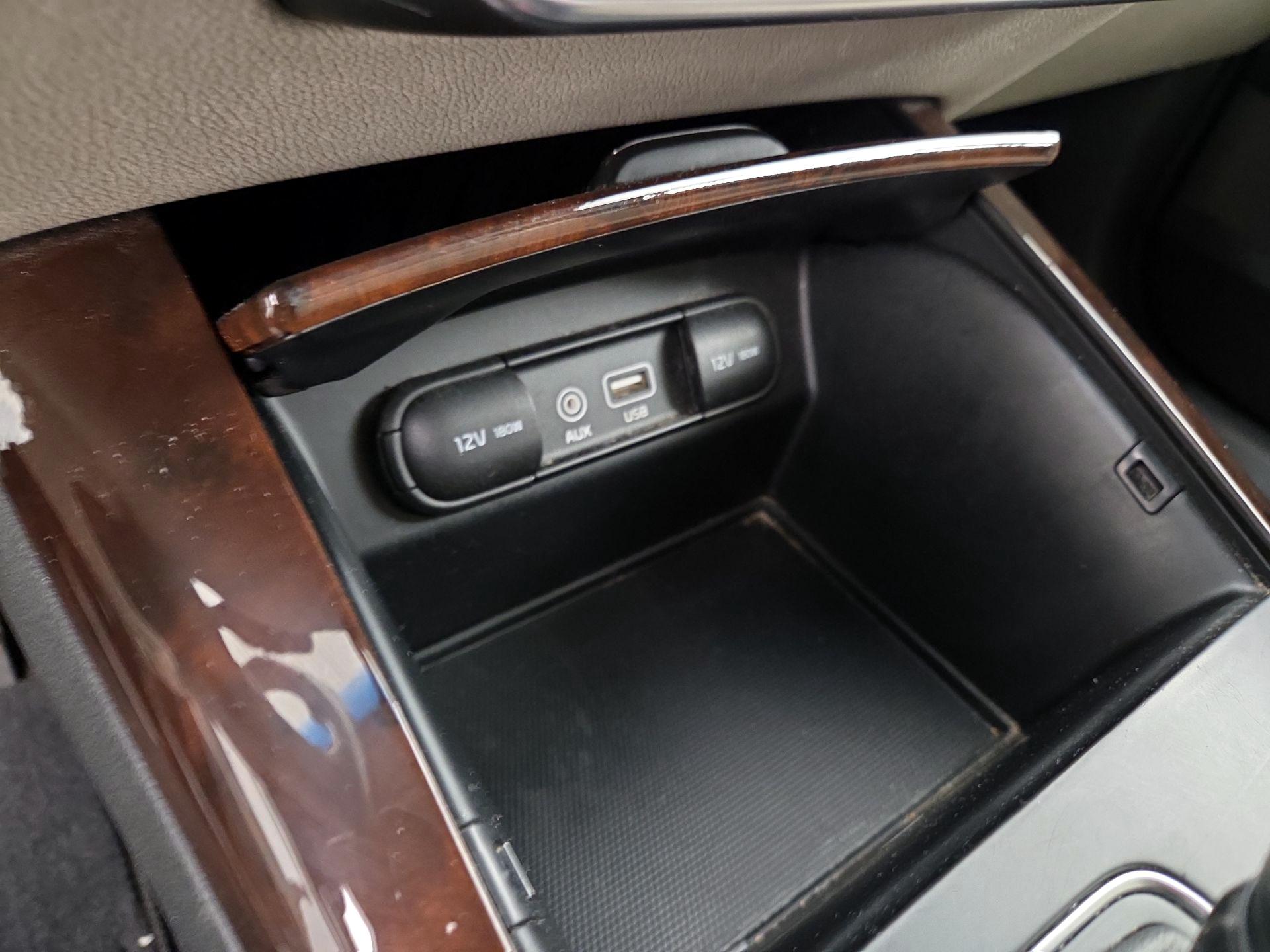 Thumbnail: 2016 Kia Sorento - 18