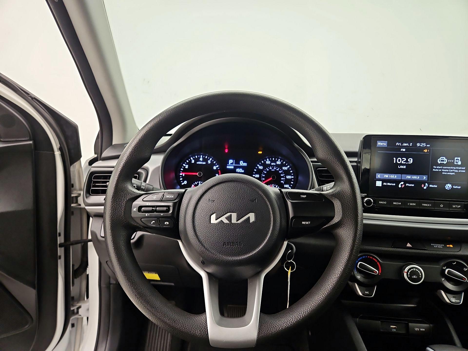 Thumbnail: 2023 Kia Rio - 10