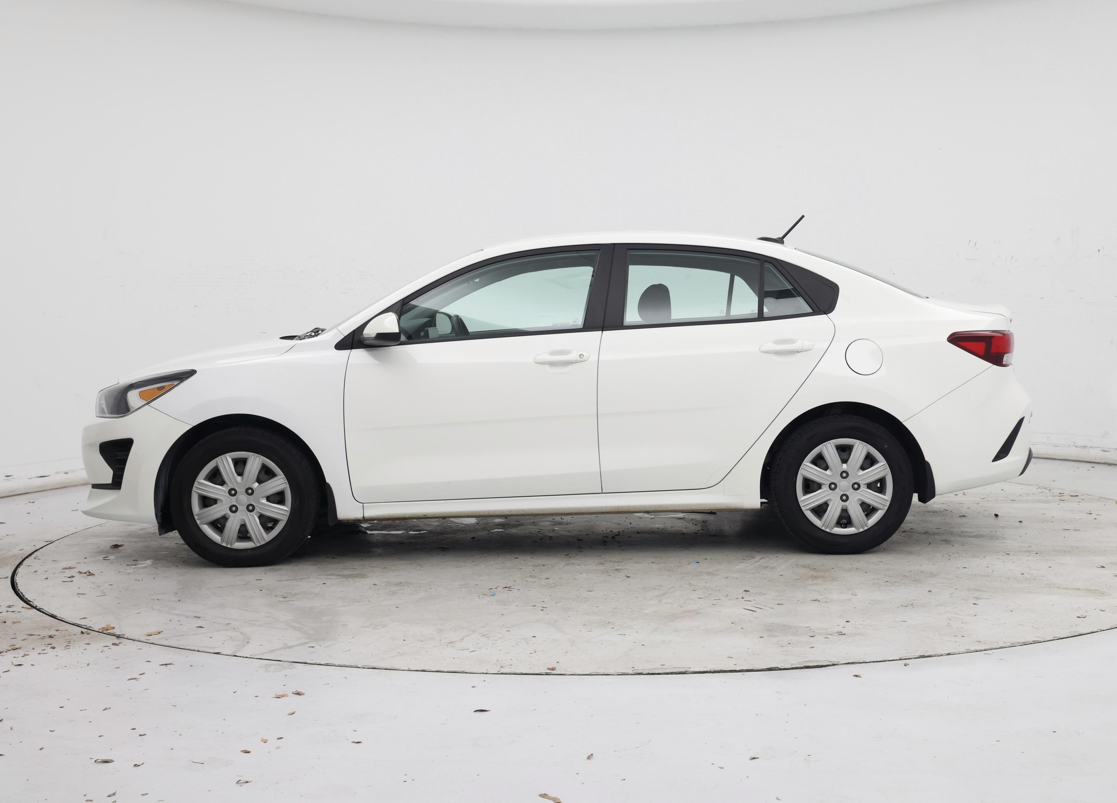 Thumbnail: 2023 Kia Rio - 3