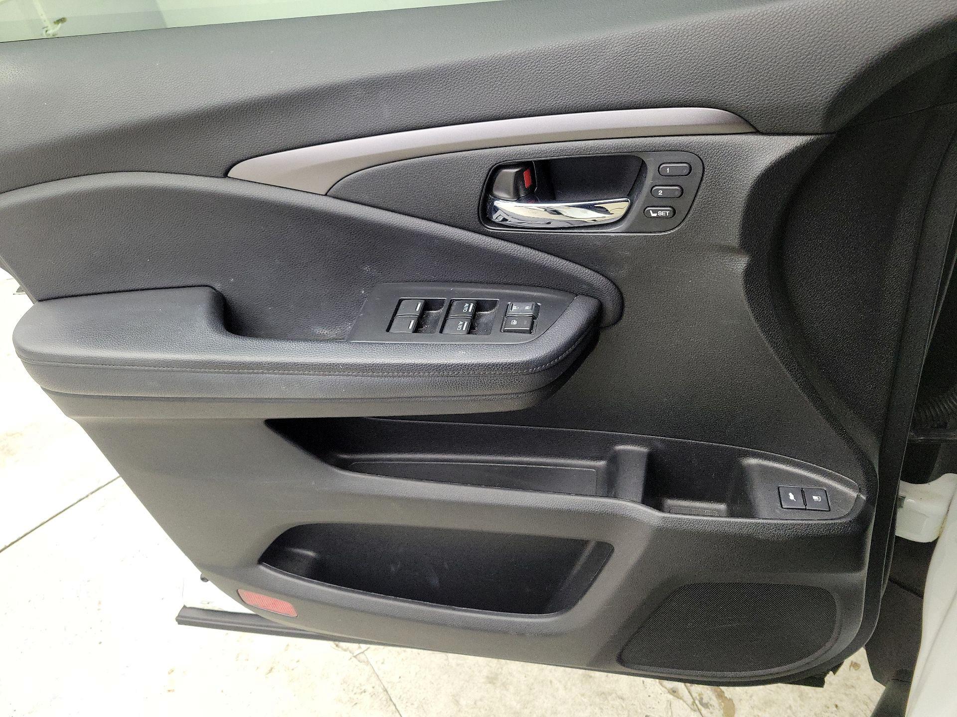 Thumbnail: 2021 Honda Pilot - 12