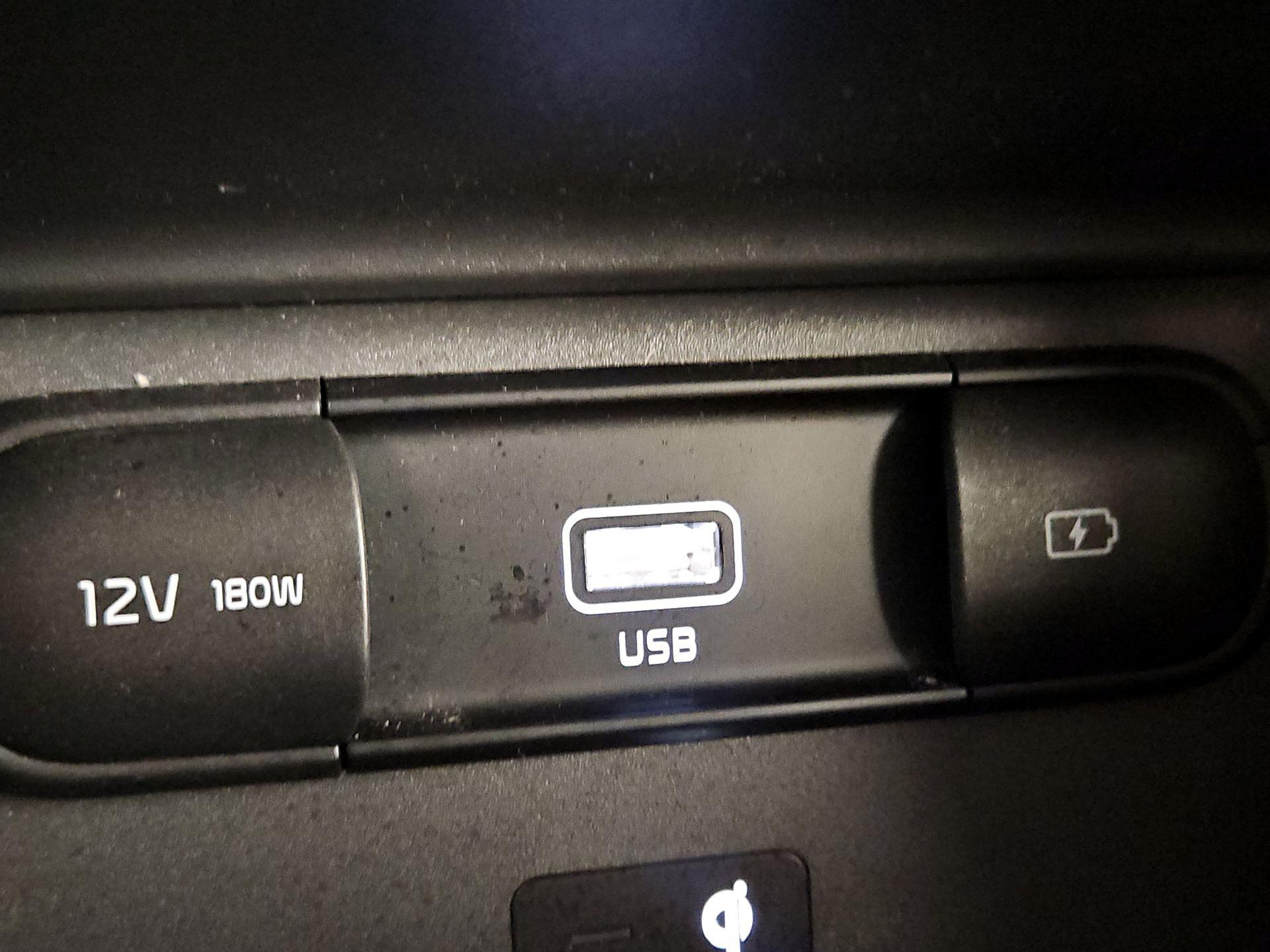 Thumbnail: 2021 Kia Telluride - 19