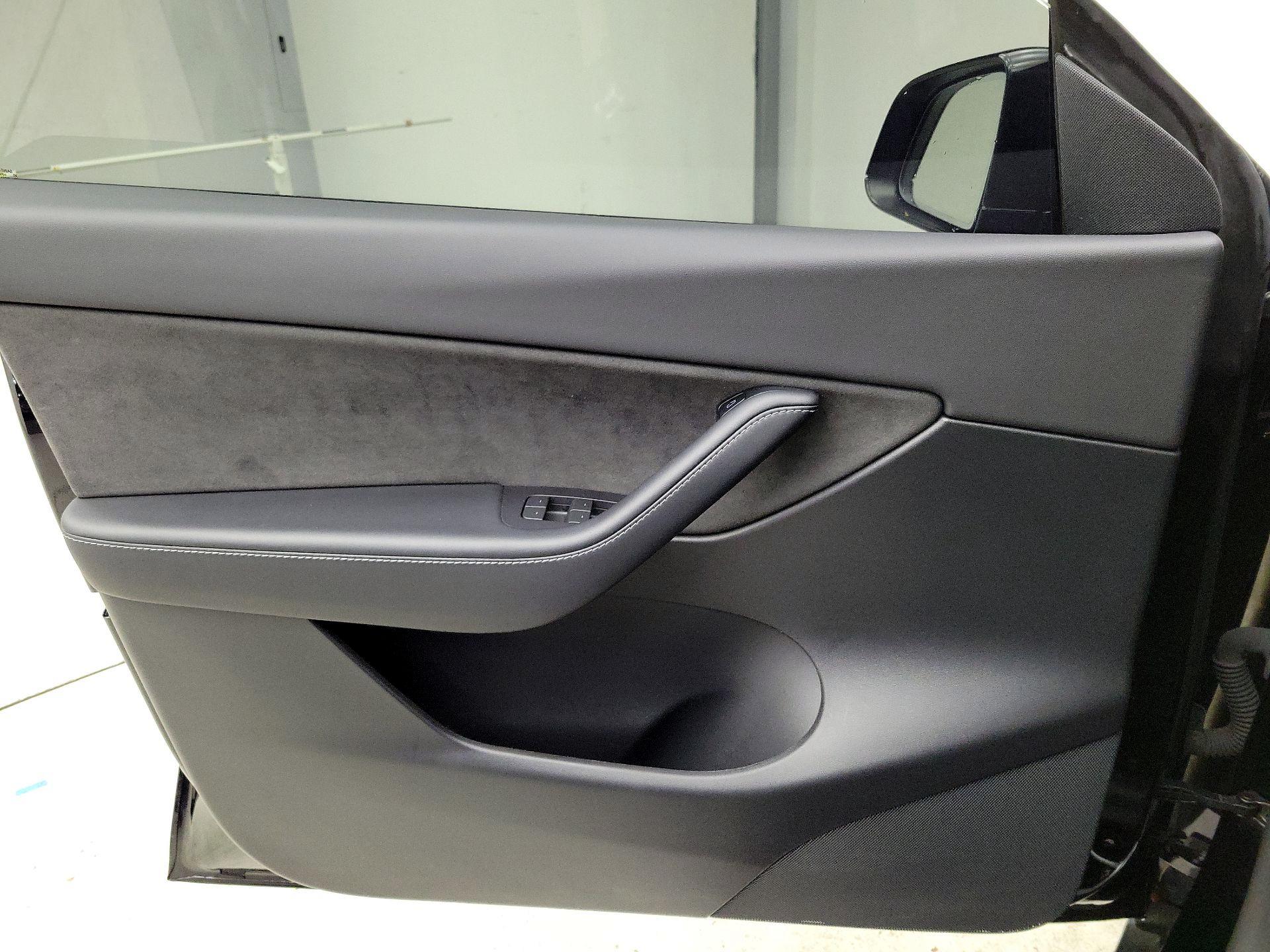 Thumbnail: 2022 Tesla Model Y - 12