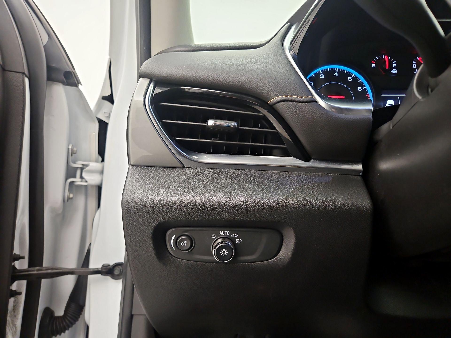 Thumbnail: 2019 Chevrolet Traverse - 13