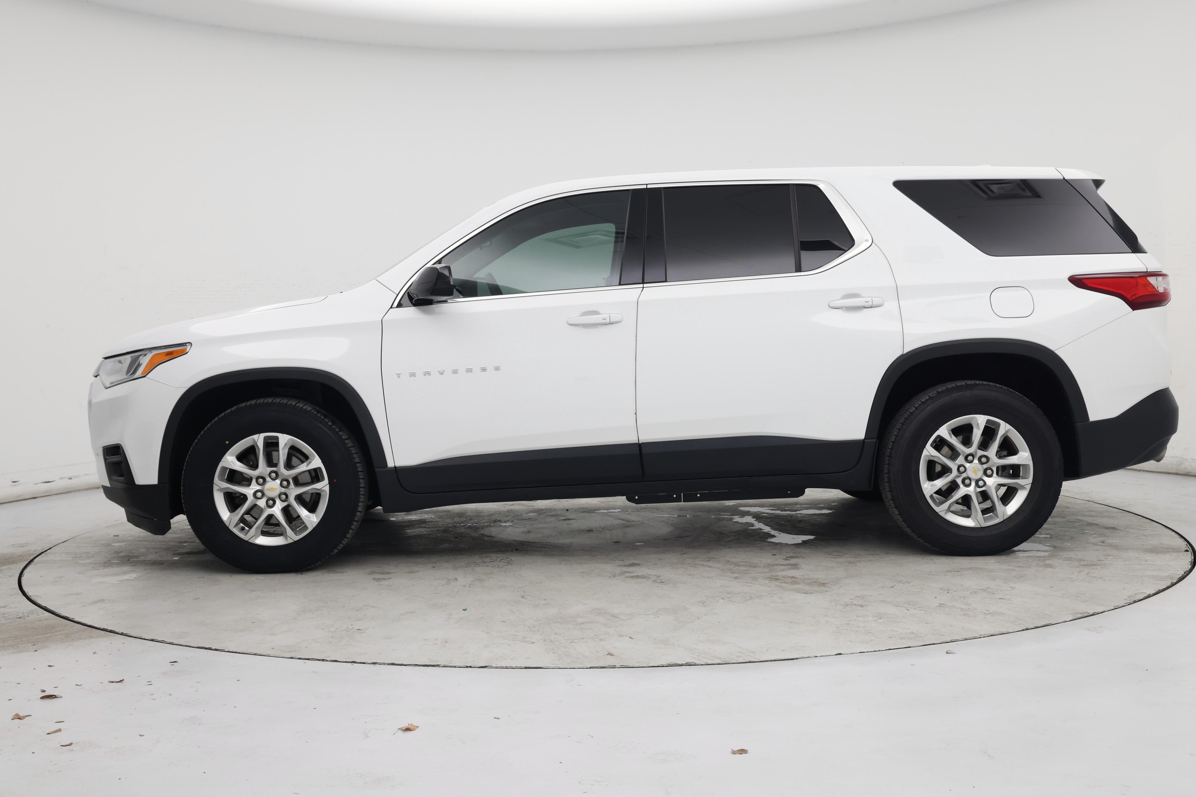 Thumbnail: 2019 Chevrolet Traverse - 3