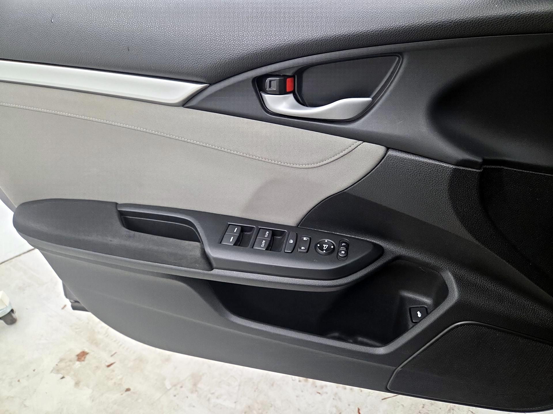 Thumbnail: 2017 Honda Civic - 12